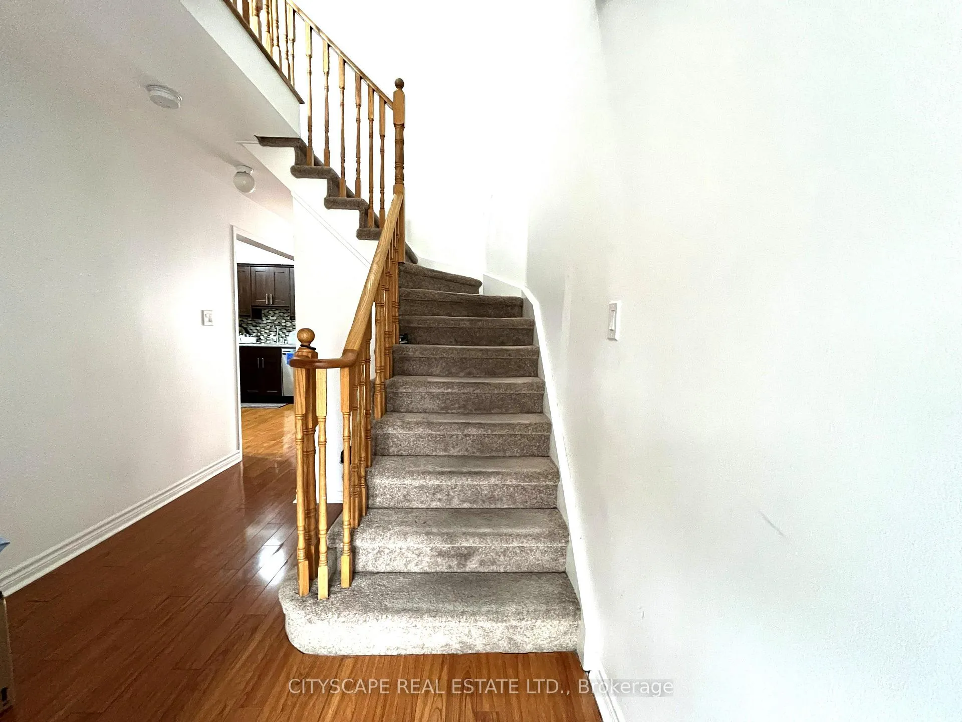 Photo 2 of Unit 68, 68 Gilgorm Road, Brampton, Brampton West — HOMEH