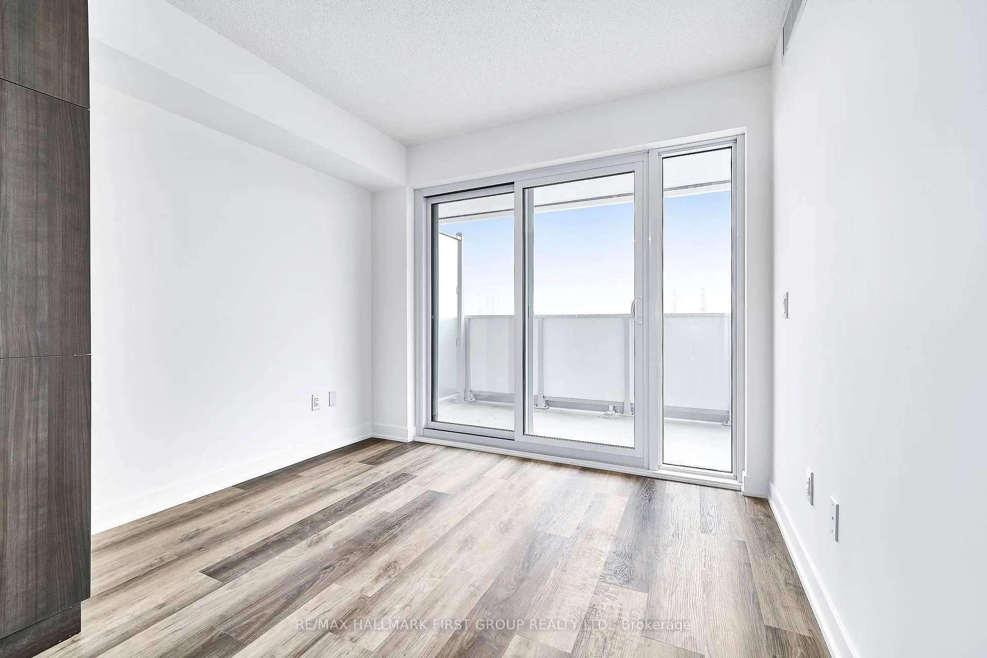 Photo 8 of Unit 604, 1010 Sandy Beach Road, Pickering, Bay Ridges — HOMEH