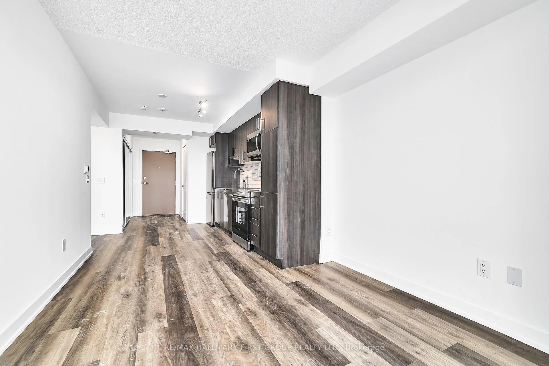 Photo 9 of Unit 604, 1010 Sandy Beach Road, Pickering, Bay Ridges — HOMEH