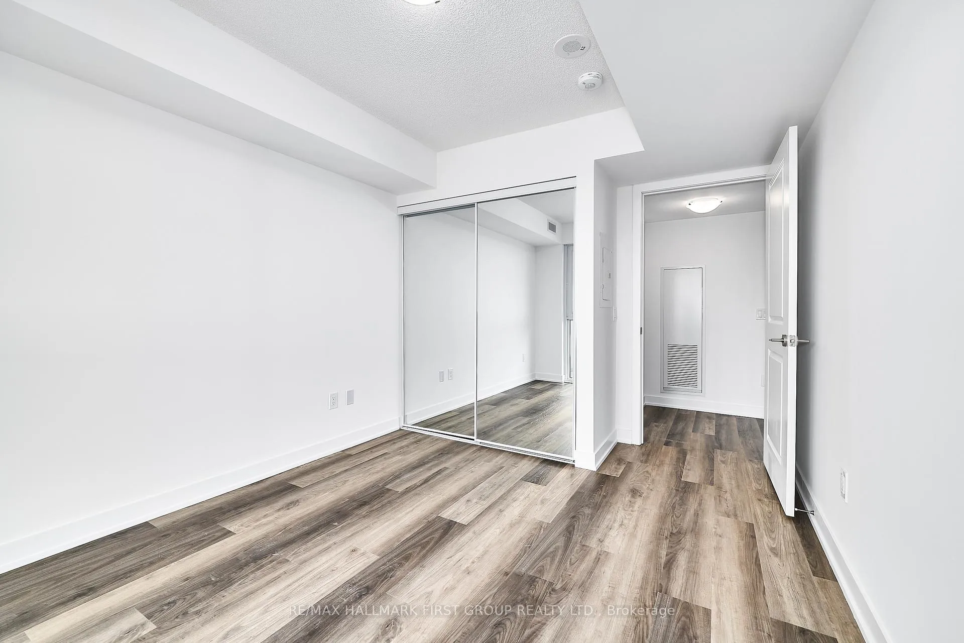 Photo 13 of Unit 604, 1010 Sandy Beach Road, Pickering, Bay Ridges — HOMEH