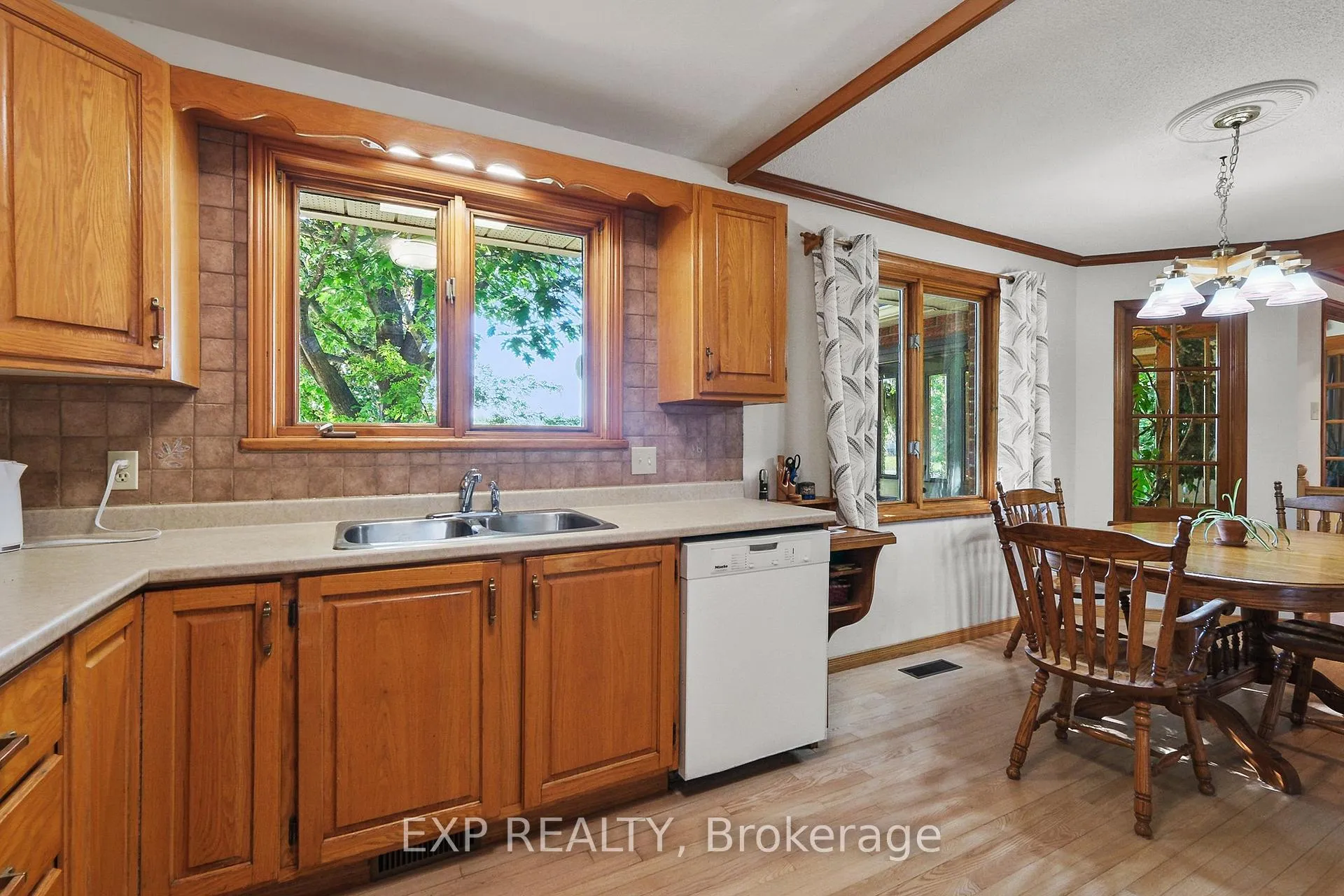 Photo 9 of 9185 Ray Wilson Road, Ottawa, Osgoode Twp (East) (Incl Kenmore) — HOMEH