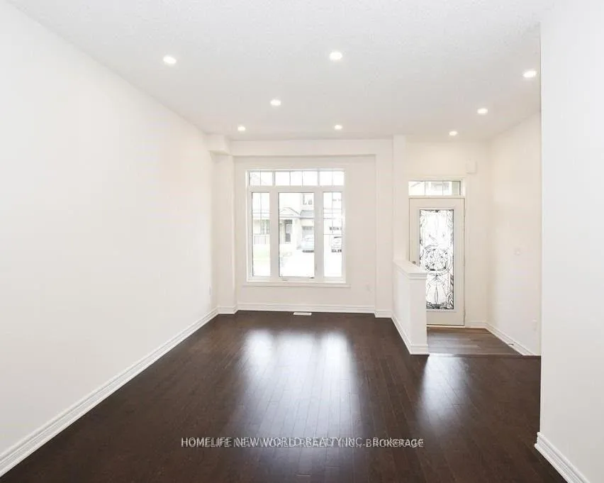 Photo 3 of 7 James Glover Drive, Markham, Berczy — HOMEH
