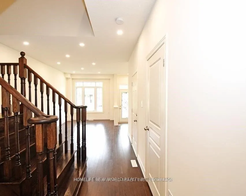 Photo 5 of 7 James Glover Drive, Markham, Berczy — HOMEH