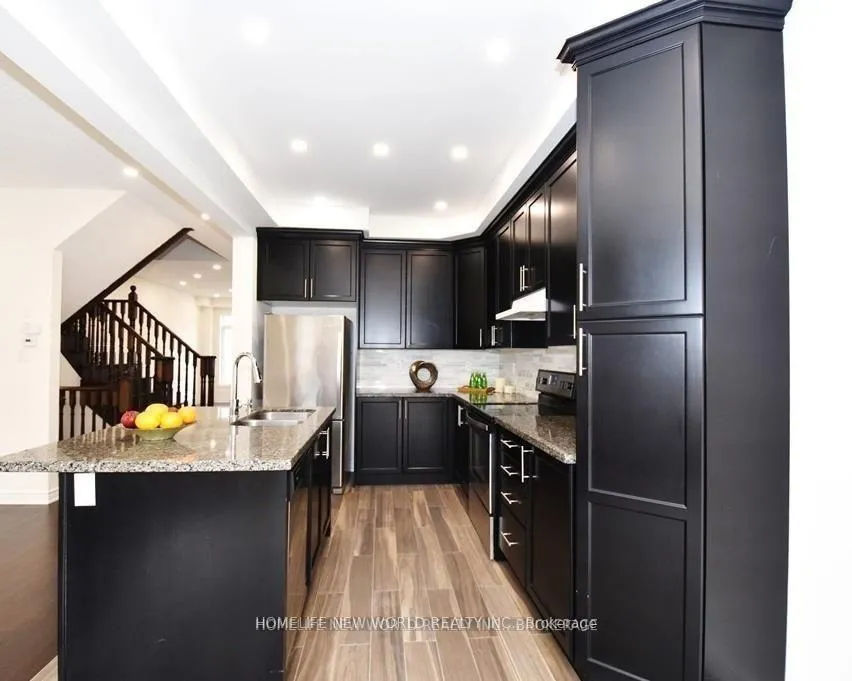 Photo 7 of 7 James Glover Drive, Markham, Berczy — HOMEH