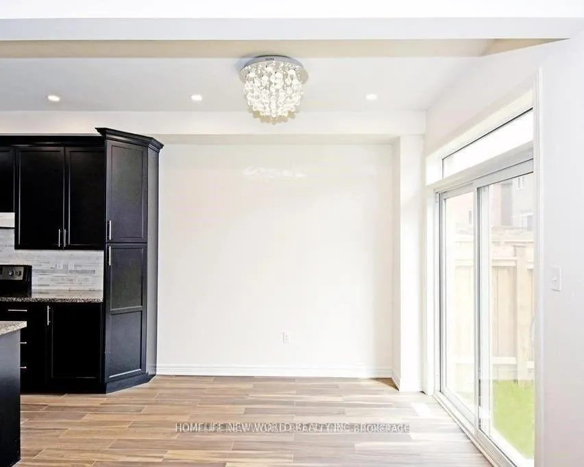 Photo 8 of 7 James Glover Drive, Markham, Berczy — HOMEH