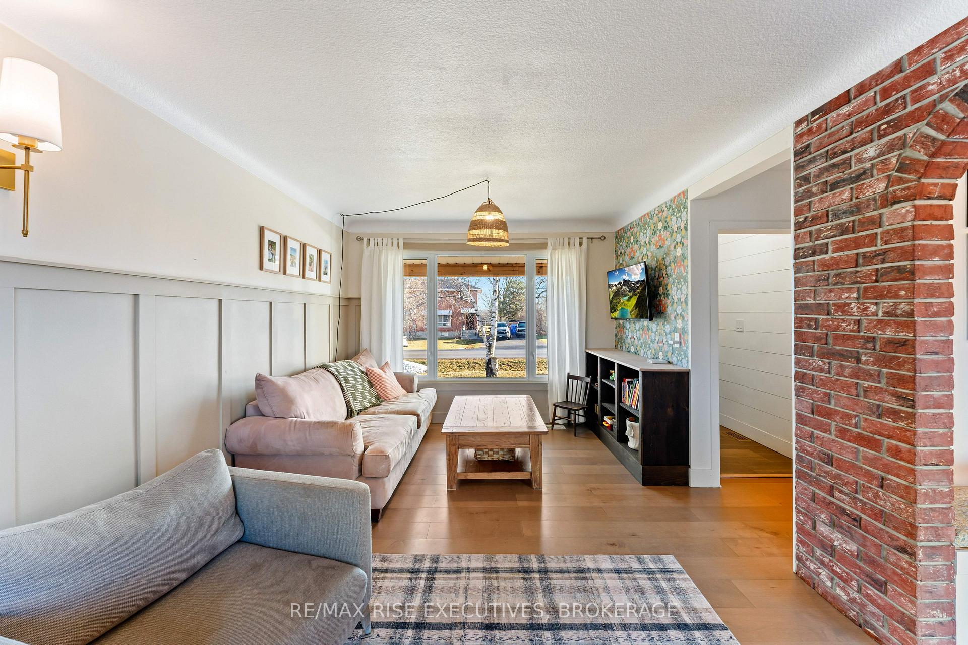 Photo 7 of 1267 Leyton Avenue, Kingston, City Northwest — HOMEH
