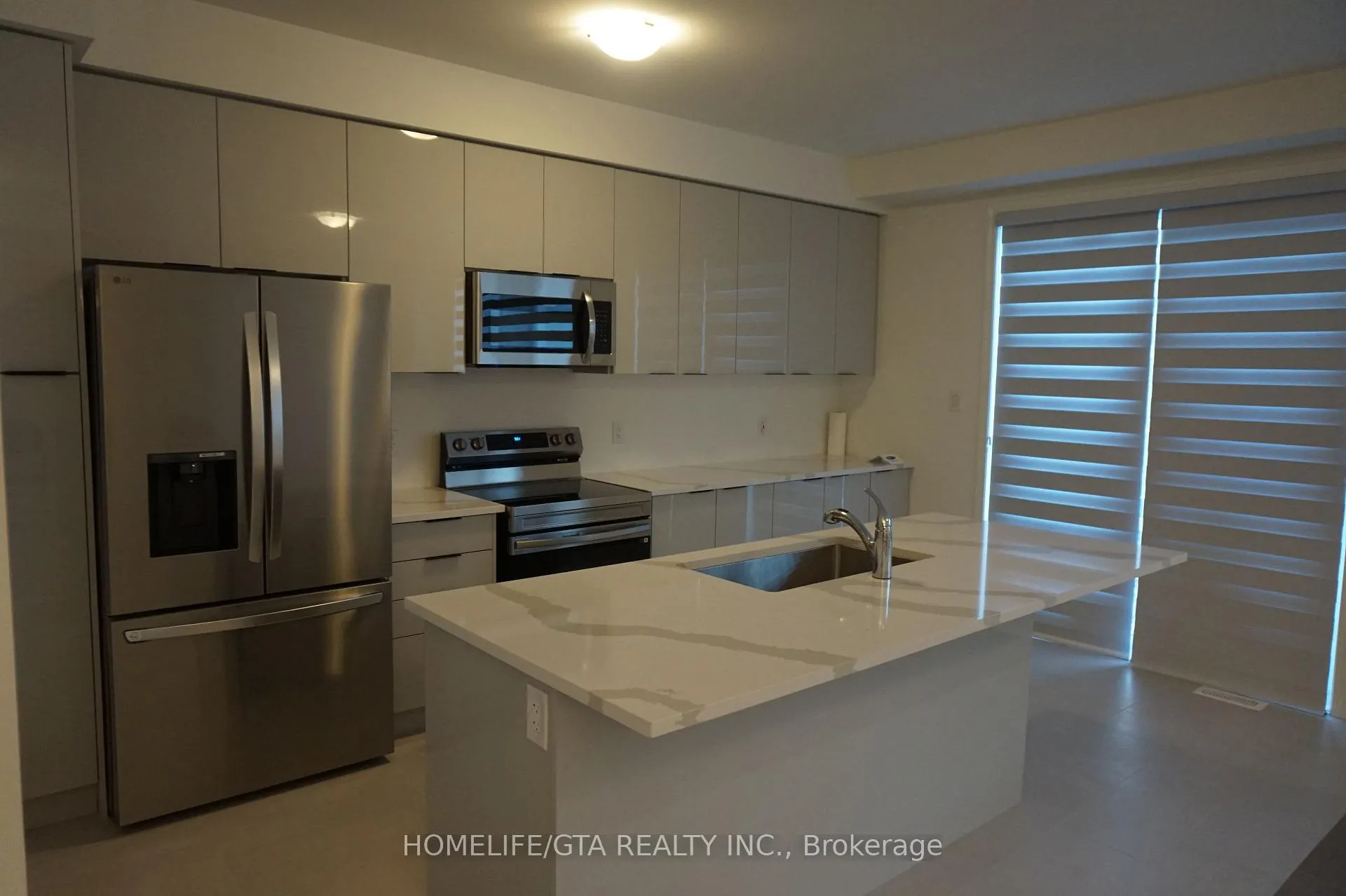 Photo 3 of 3210 Chimney Swift Crescent, Pickering, Rural Pickering — HOMEH