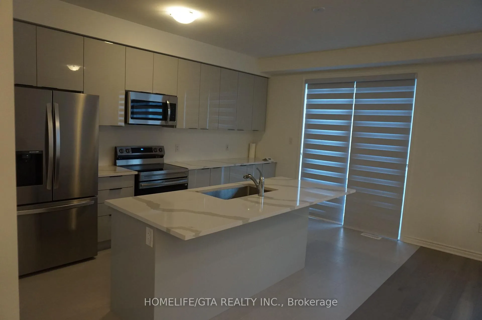 Photo 4 of 3210 Chimney Swift Crescent, Pickering, Rural Pickering — HOMEH