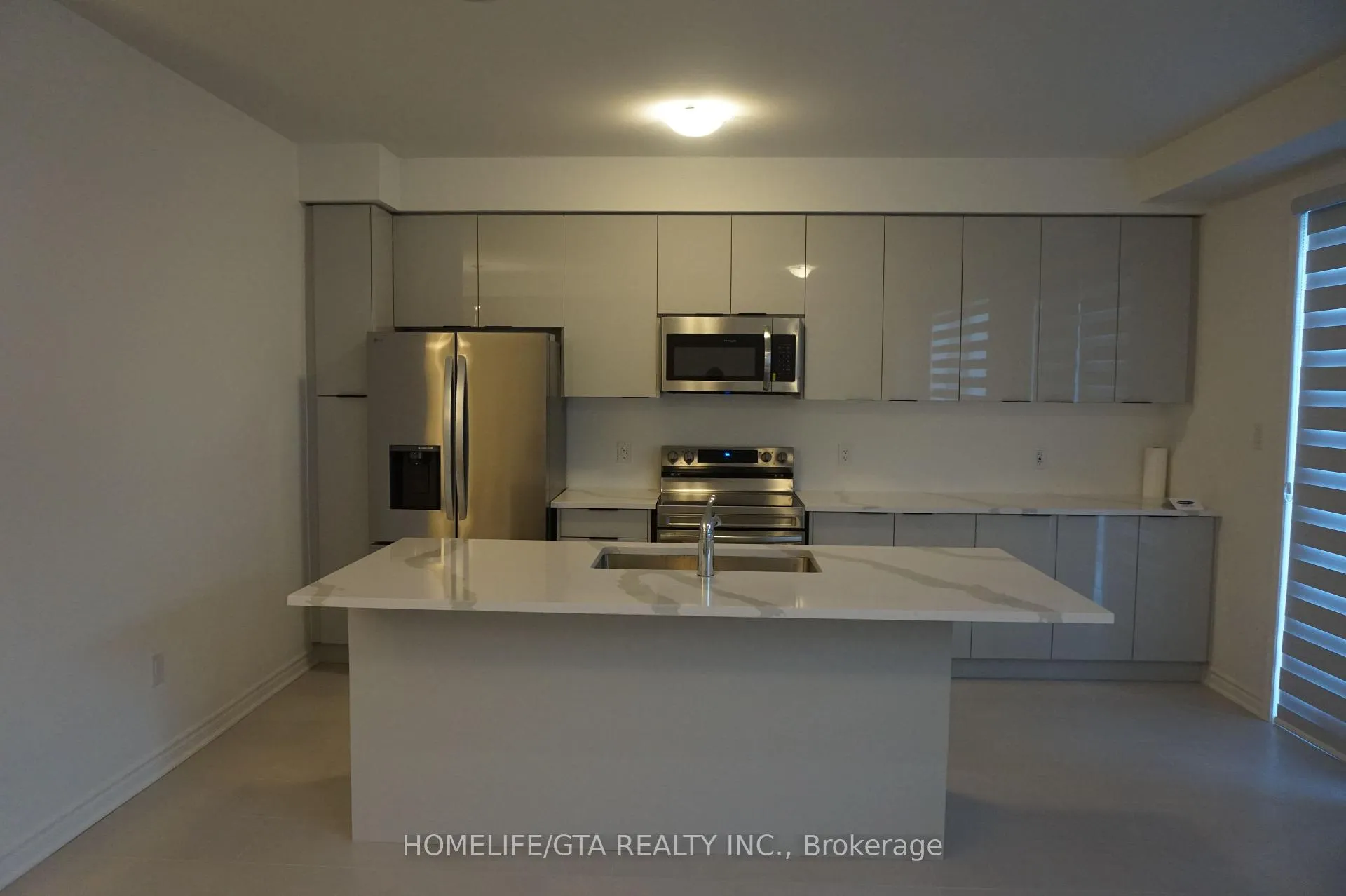 Photo 5 of 3210 Chimney Swift Crescent, Pickering, Rural Pickering — HOMEH