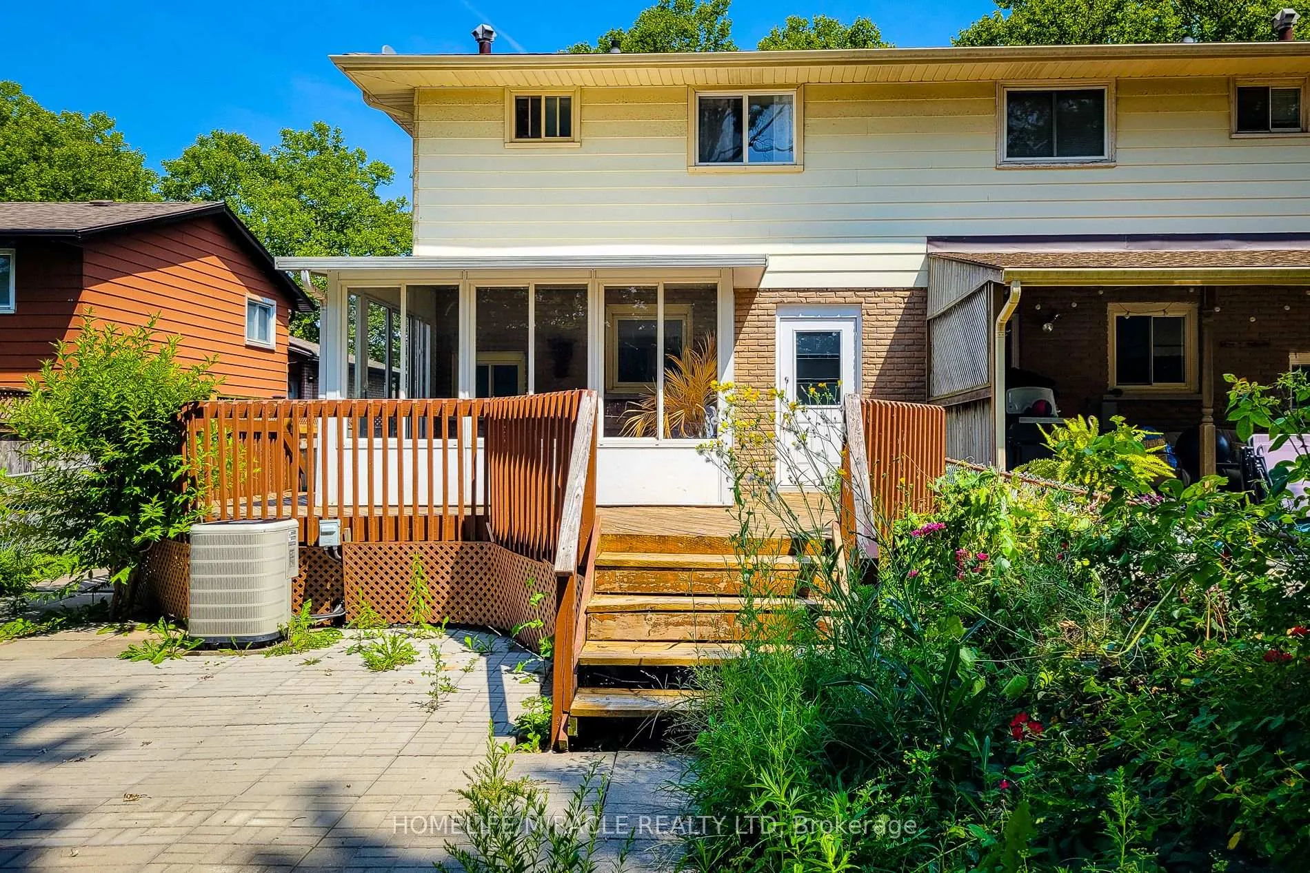 Photo 6 of 4433 Meadowvale Drive, Niagara Falls, Morrison — HOMEH
