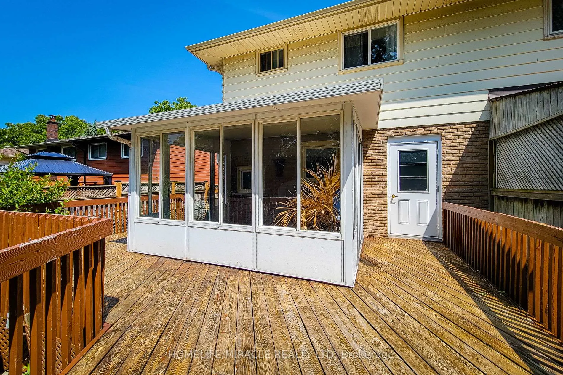 Photo 7 of 4433 Meadowvale Drive, Niagara Falls, Morrison — HOMEH