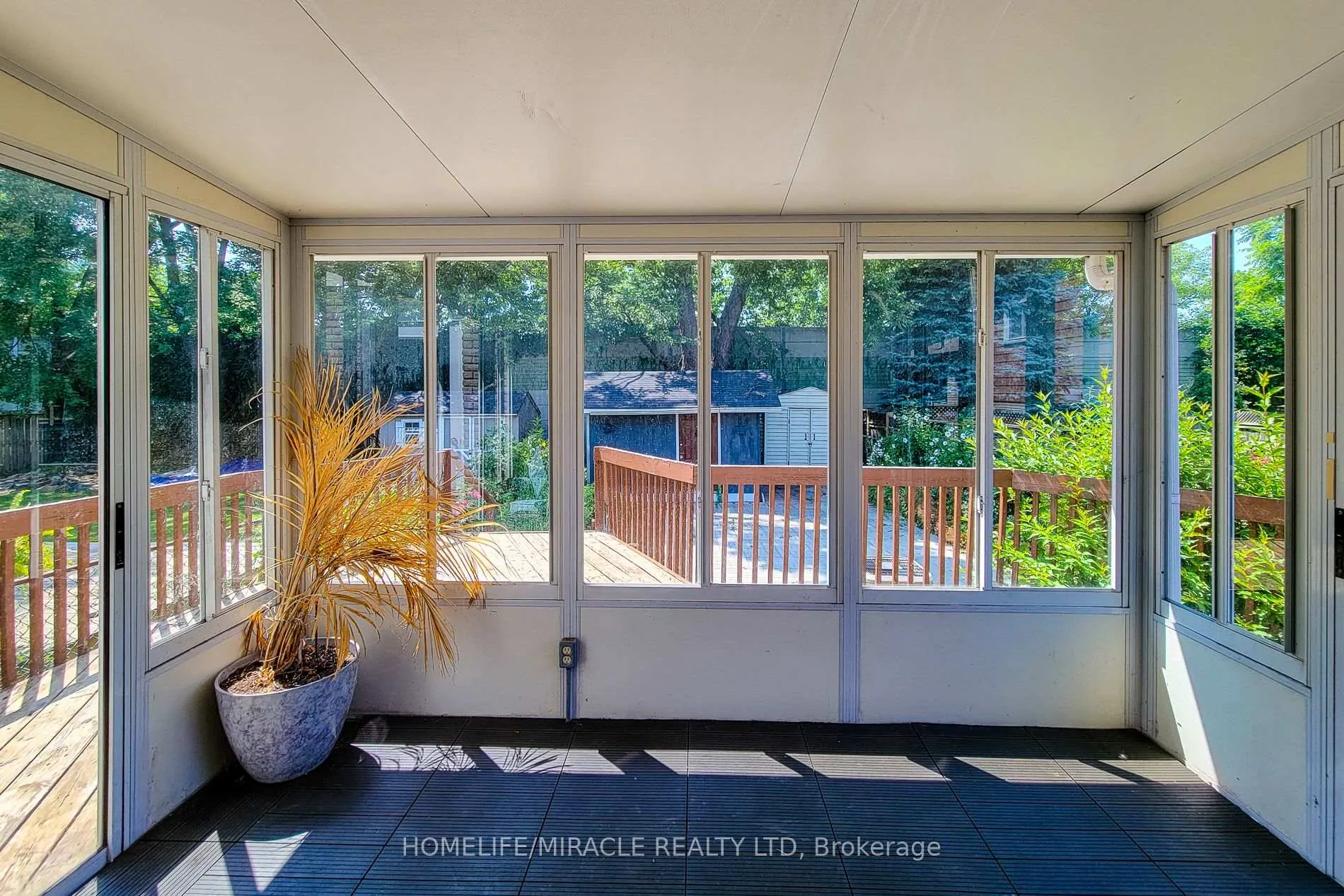 Photo 10 of 4433 Meadowvale Drive, Niagara Falls, Morrison — HOMEH