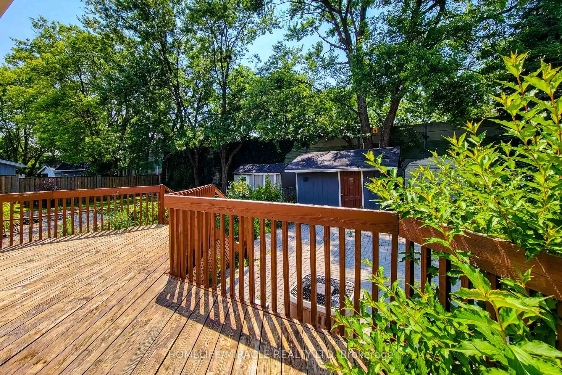 Photo 11 of 4433 Meadowvale Drive, Niagara Falls, Morrison — HOMEH