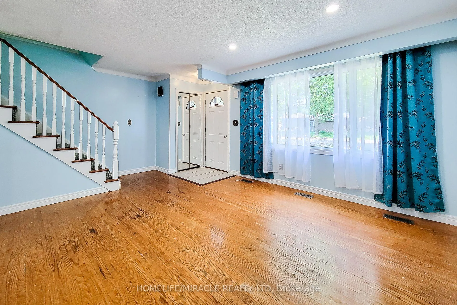 Photo 14 of 4433 Meadowvale Drive, Niagara Falls, Morrison — HOMEH