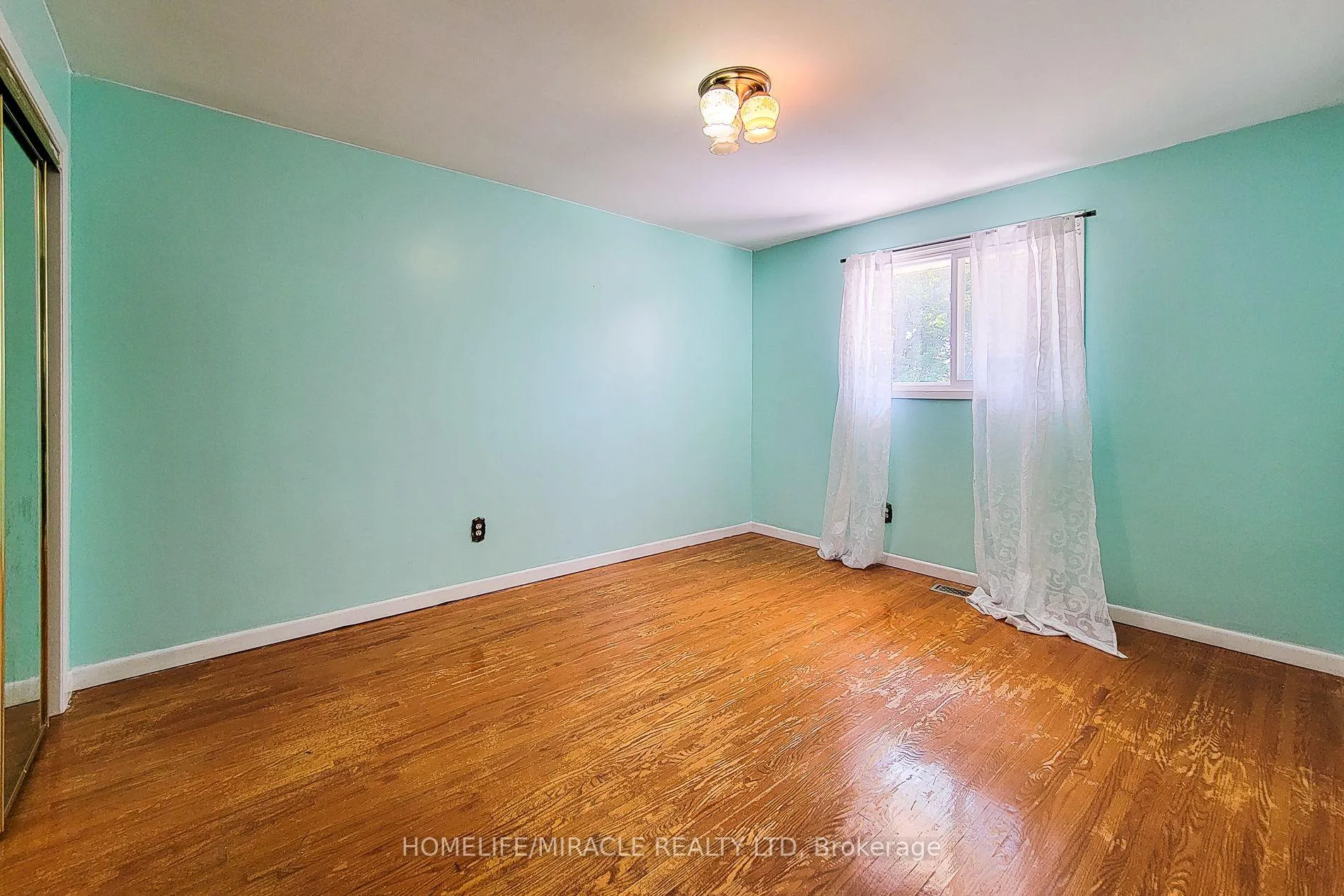 Photo 24 of 4433 Meadowvale Drive, Niagara Falls, Morrison — HOMEH