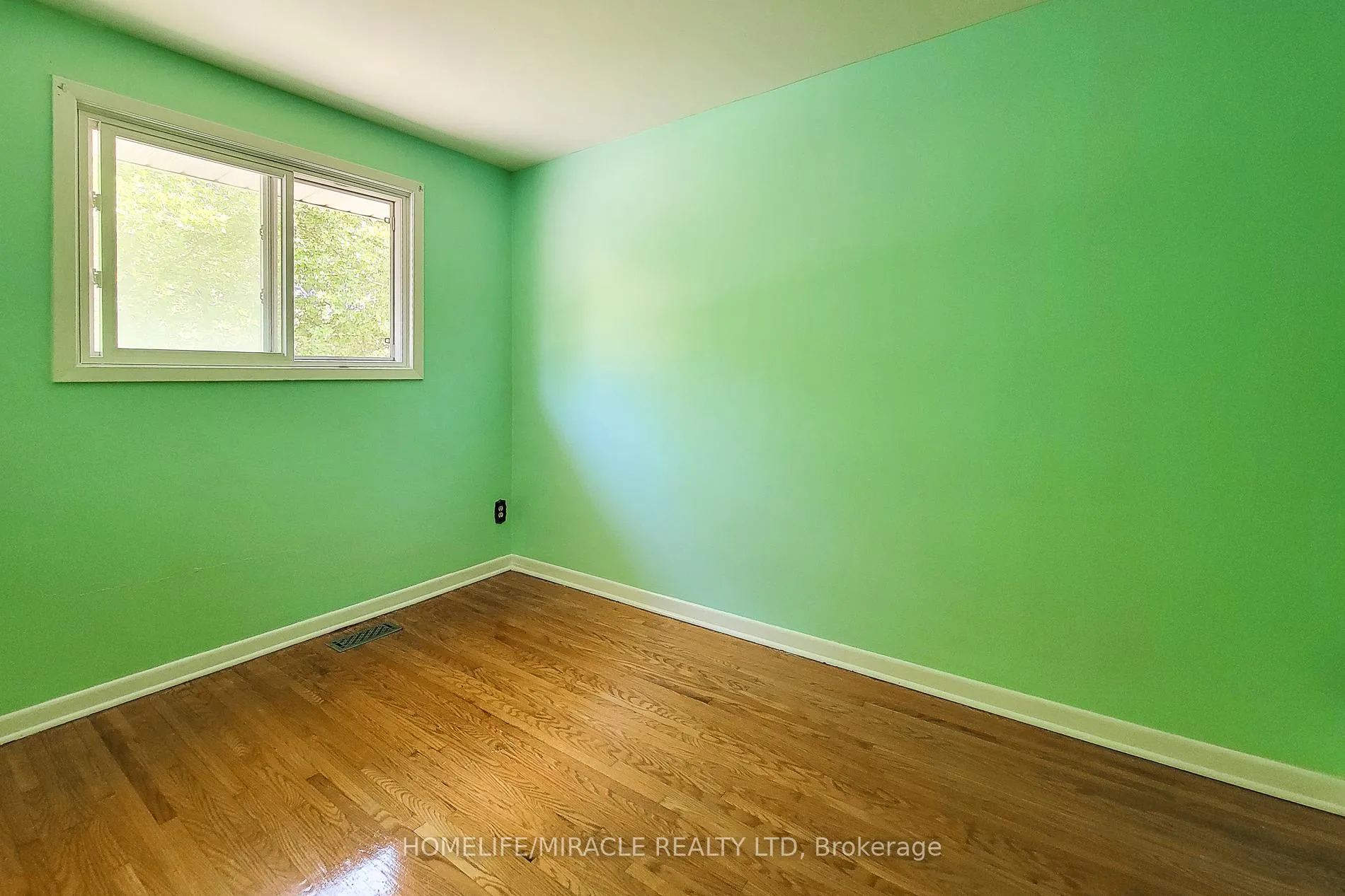 Photo 26 of 4433 Meadowvale Drive, Niagara Falls, Morrison — HOMEH