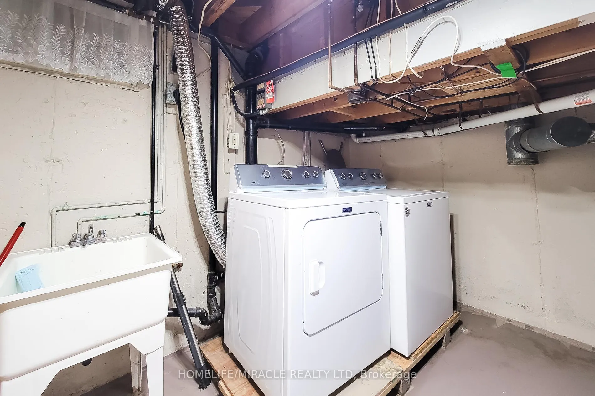 Photo 36 of 4433 Meadowvale Drive, Niagara Falls, Morrison — HOMEH