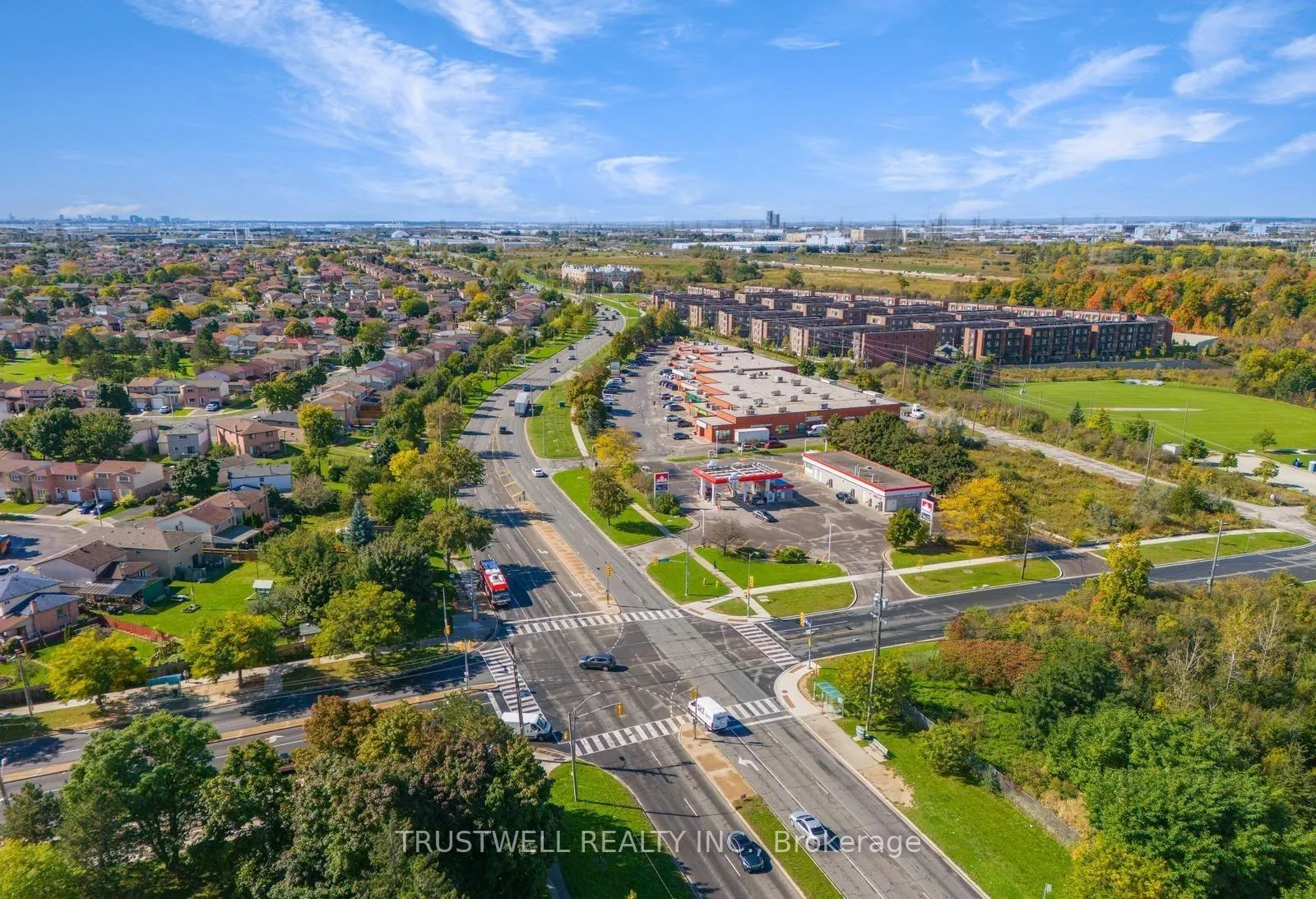 Photo 3 of Unit 1710, 10 Markbrook Lane, Etobicoke, Mount Olive-Silverstone-Jamestown — HOMEH