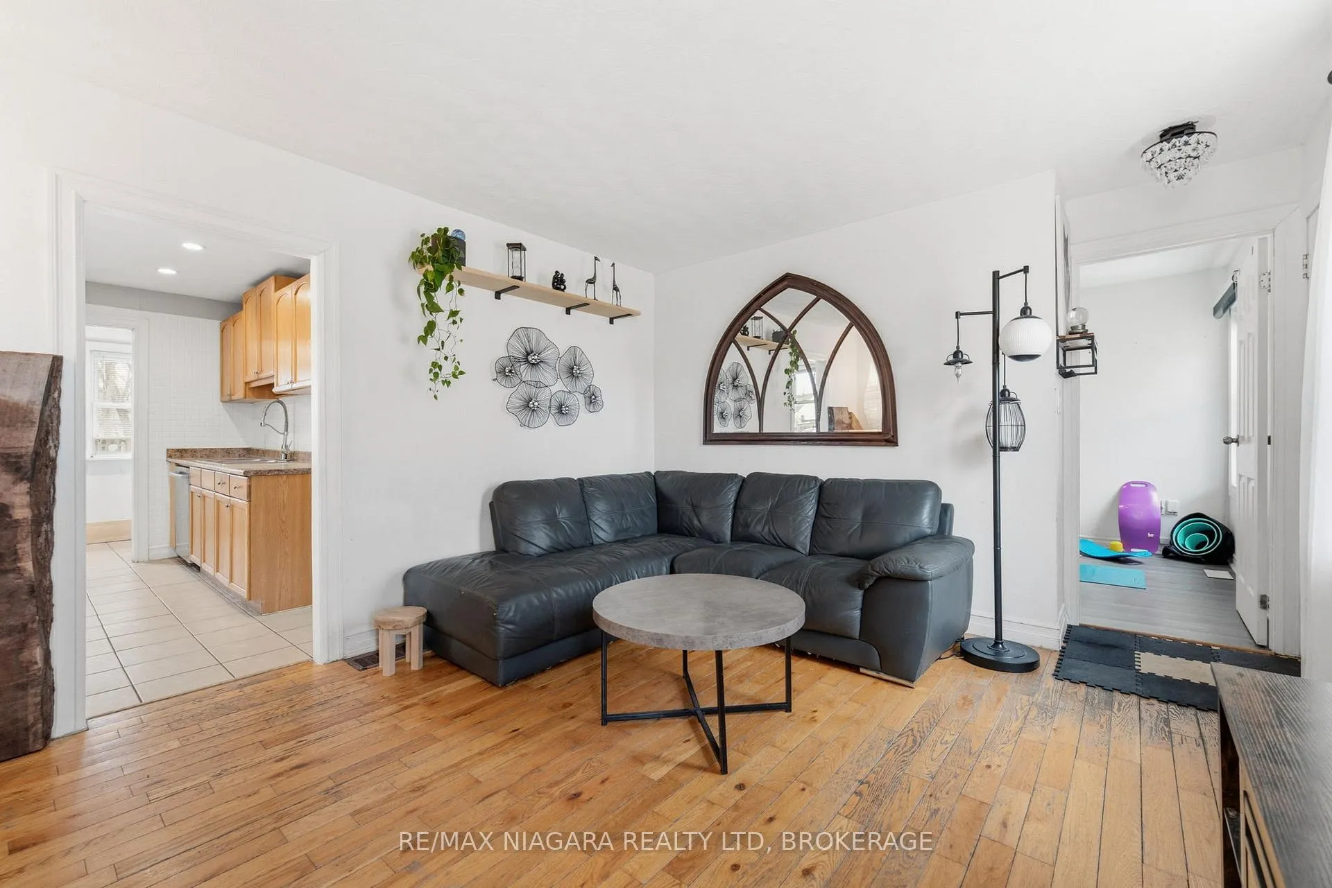 Photo 3 of 5 Homewood Avenue, St. Catharines, Facer — HOMEH