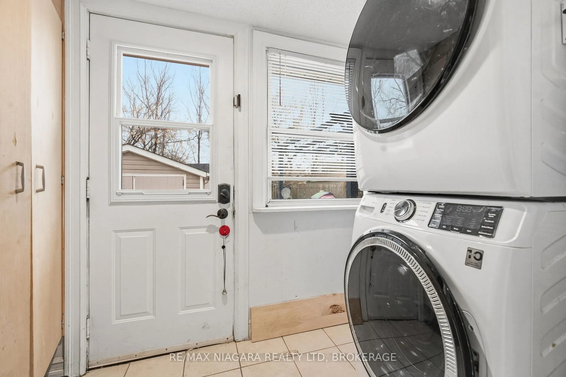 Photo 14 of 5 Homewood Avenue, St. Catharines, Facer — HOMEH