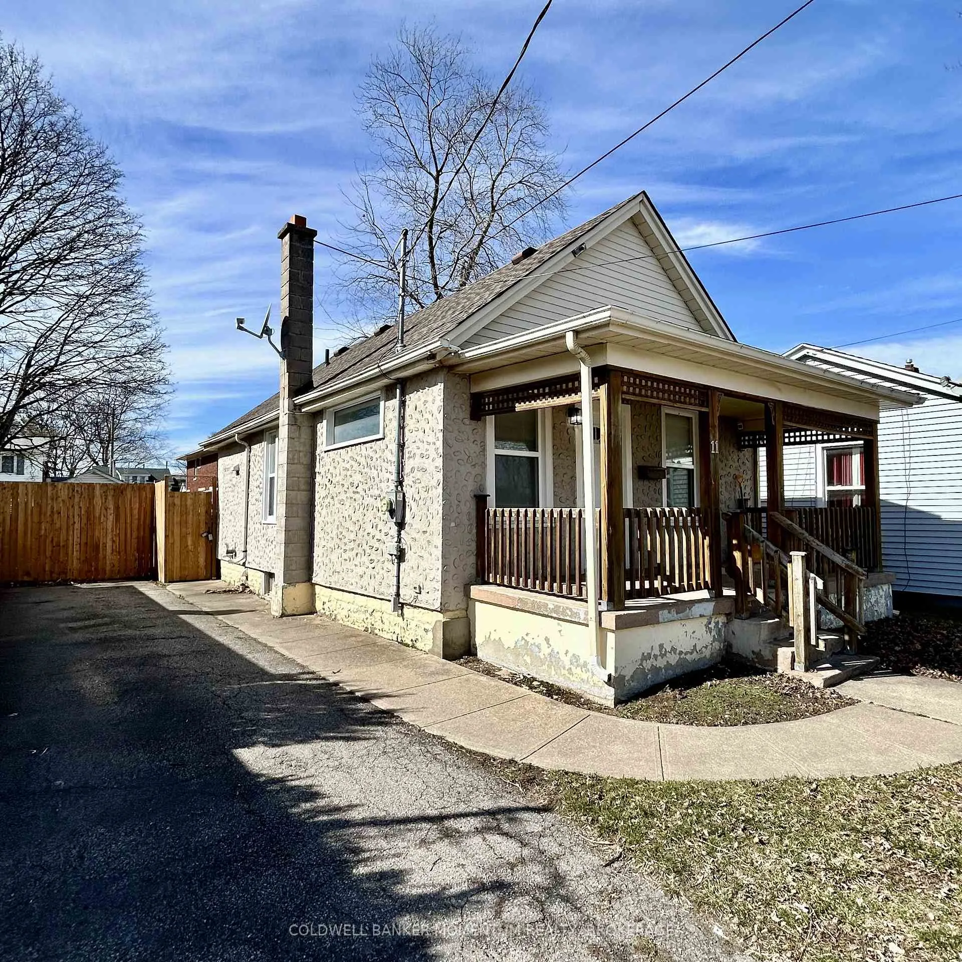 Photo 5 of 11 Greenlaw Place, St. Catharines, Downtown — HOMEH