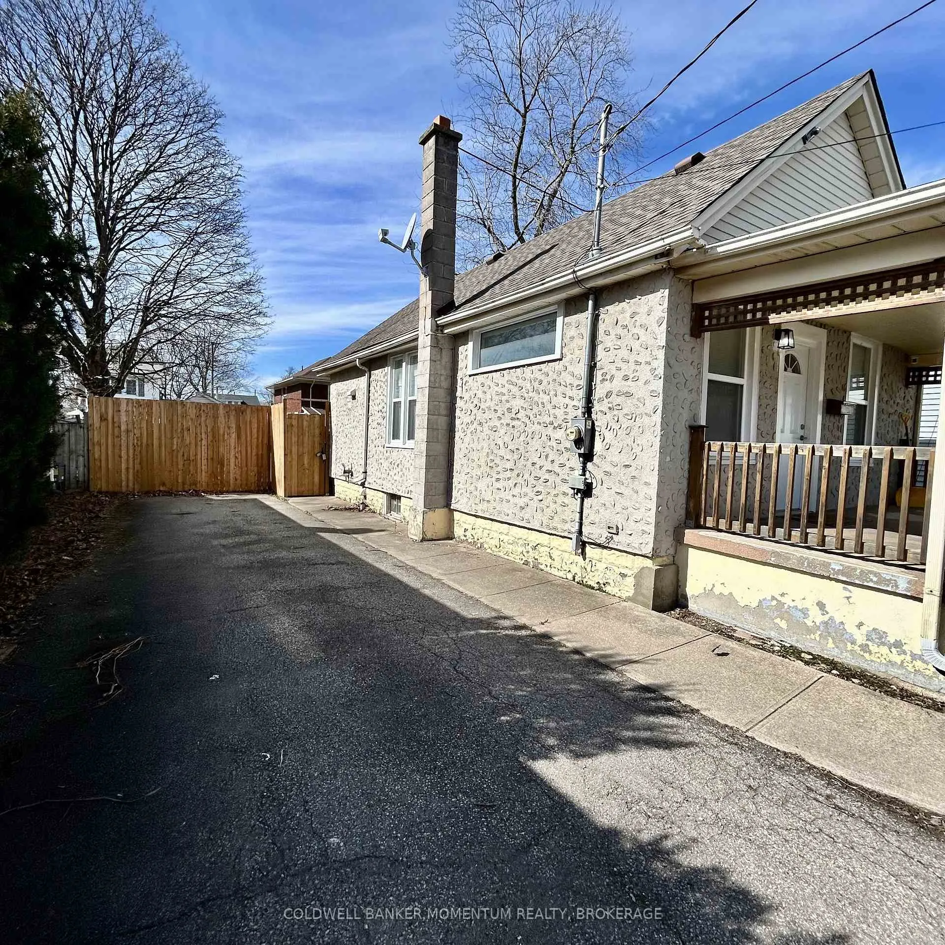 Photo 7 of 11 Greenlaw Place, St. Catharines, Downtown — HOMEH
