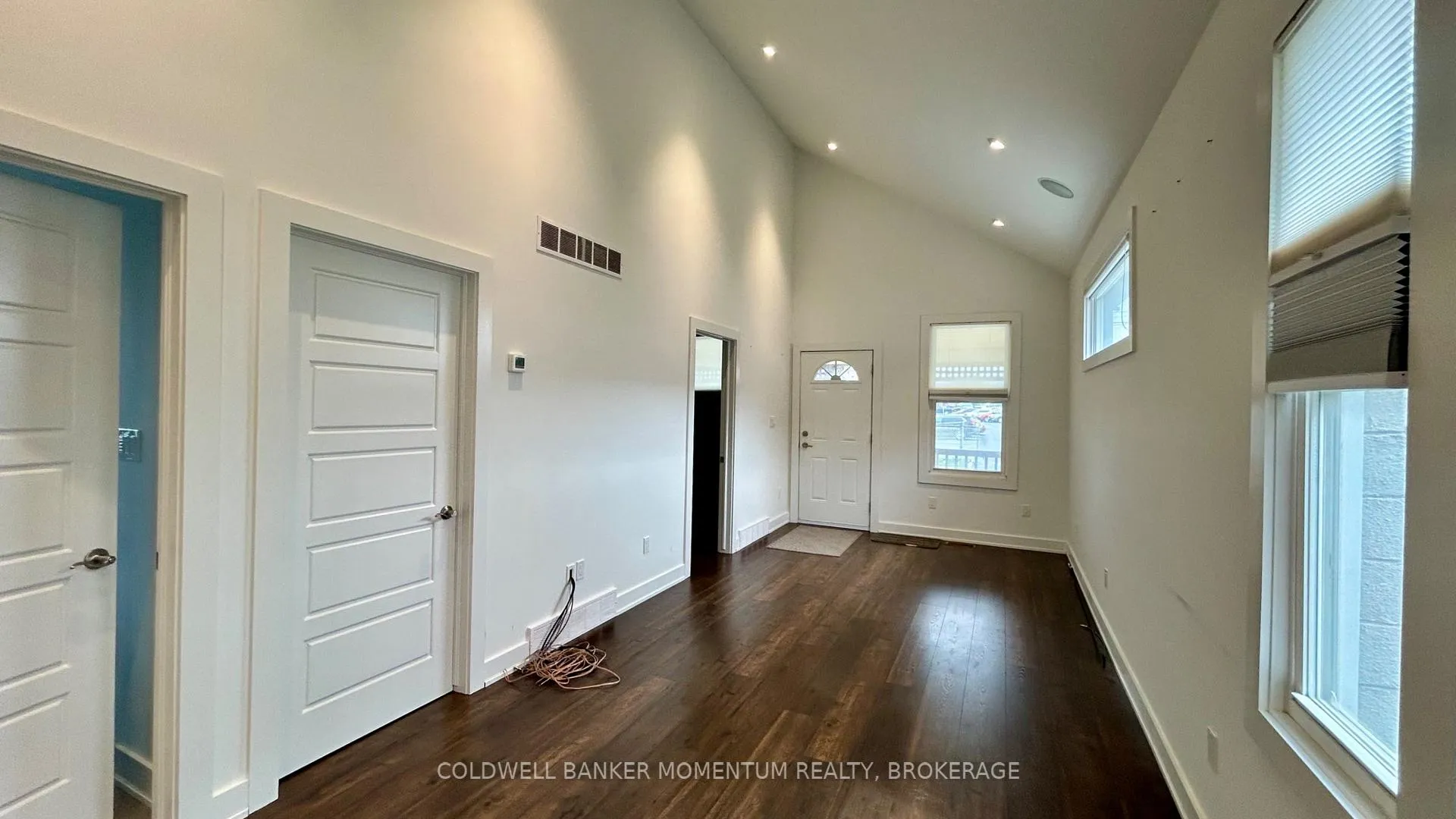 Photo 13 of 11 Greenlaw Place, St. Catharines, Downtown — HOMEH