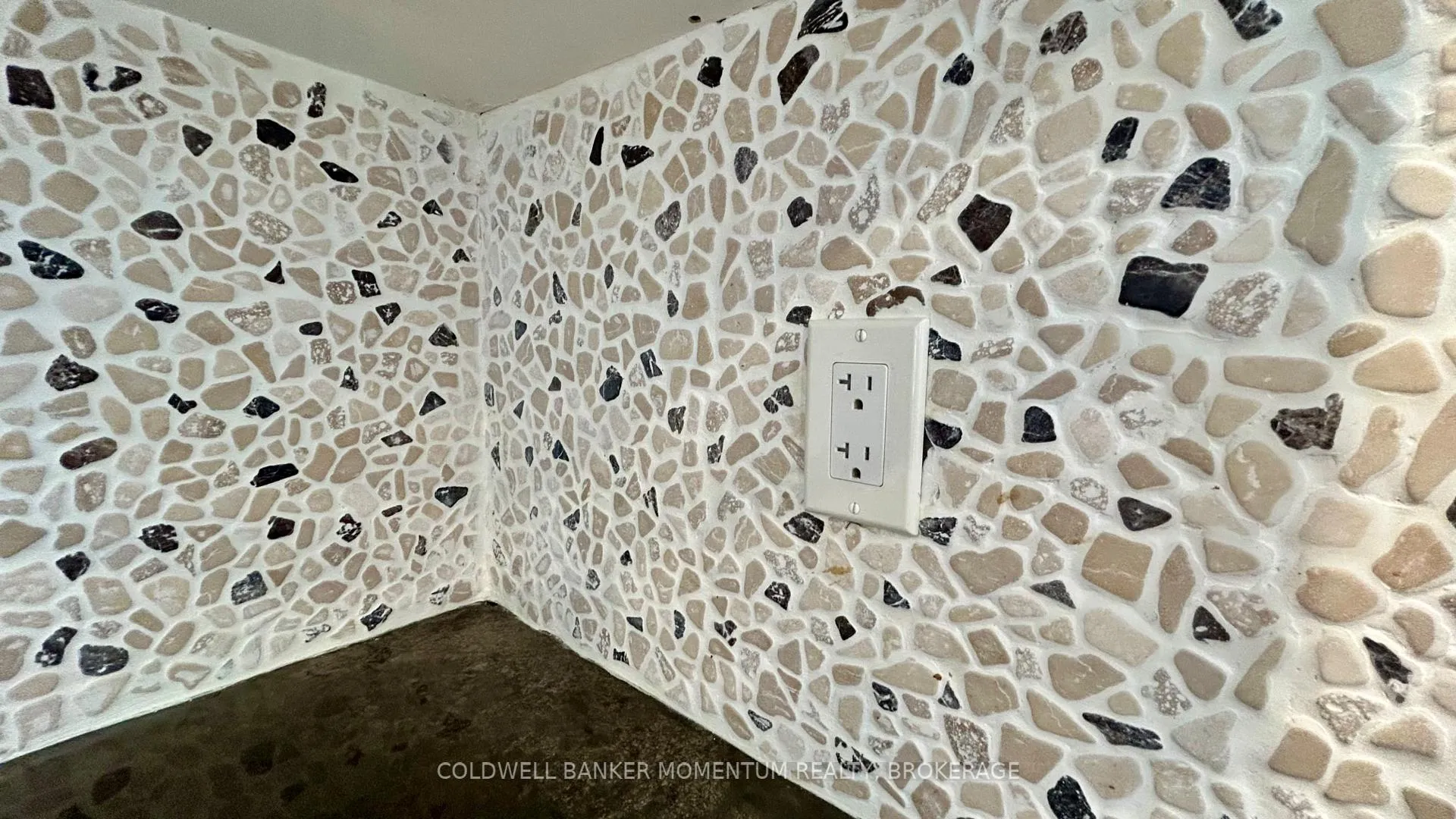 Photo 17 of 11 Greenlaw Place, St. Catharines, Downtown — HOMEH