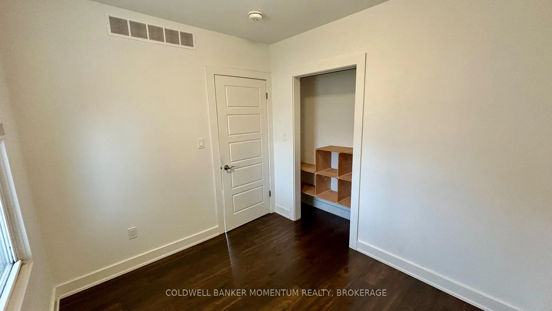 Photo 24 of 11 Greenlaw Place, St. Catharines, Downtown — HOMEH