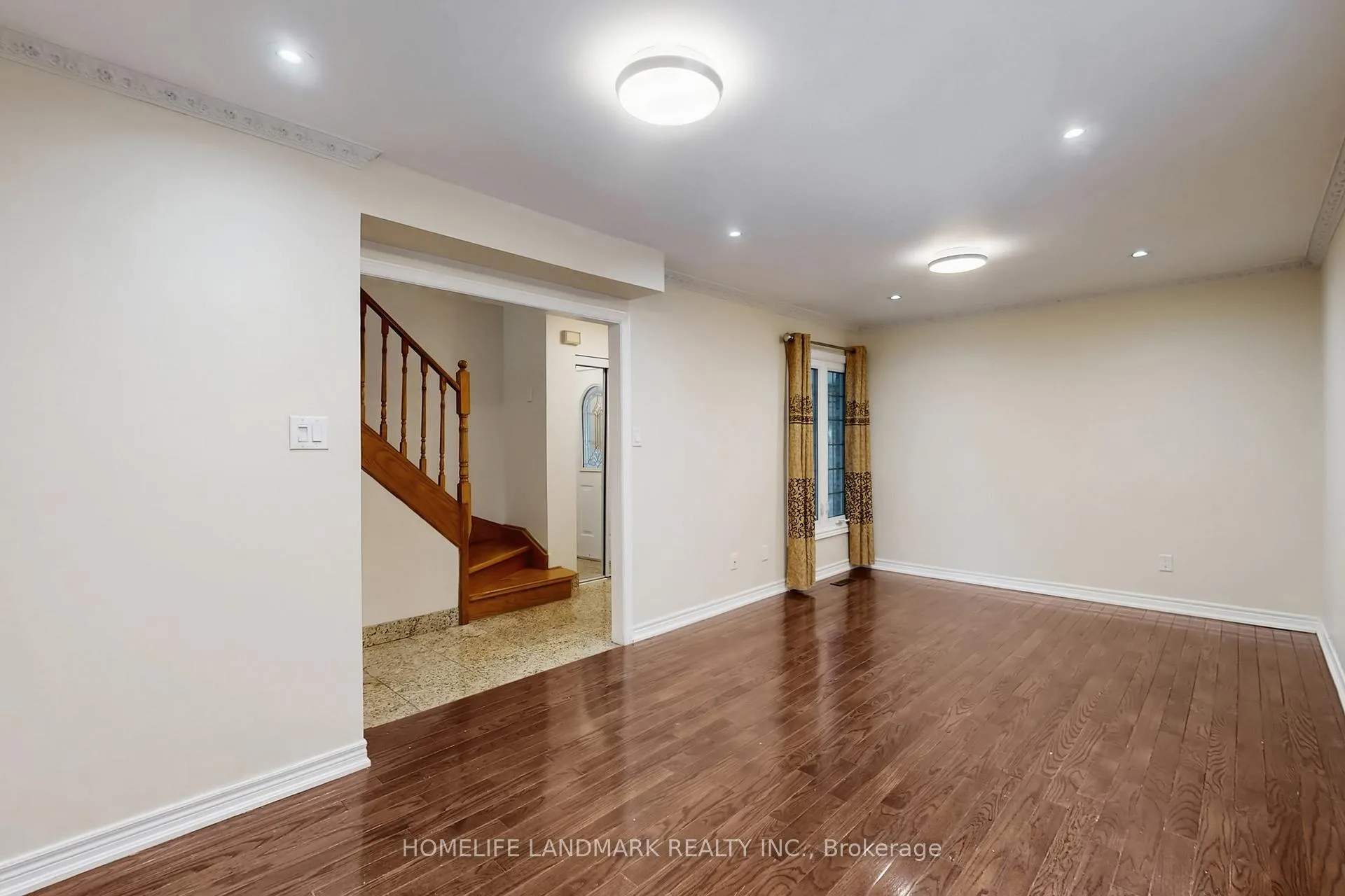 Photo 10 of 108 Miles Farm Road, Markham, Middlefield — HOMEH