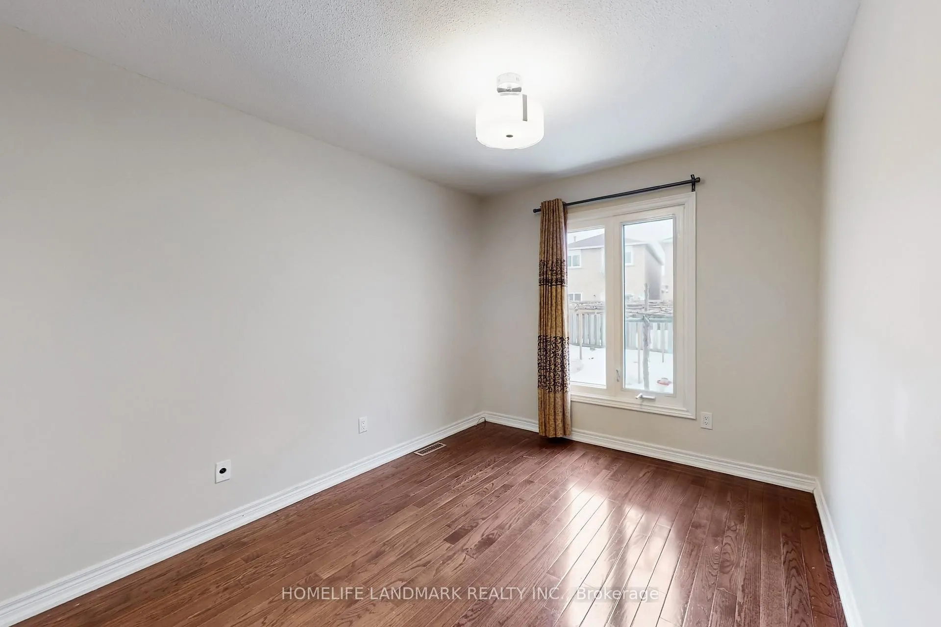 Photo 11 of 108 Miles Farm Road, Markham, Middlefield — HOMEH