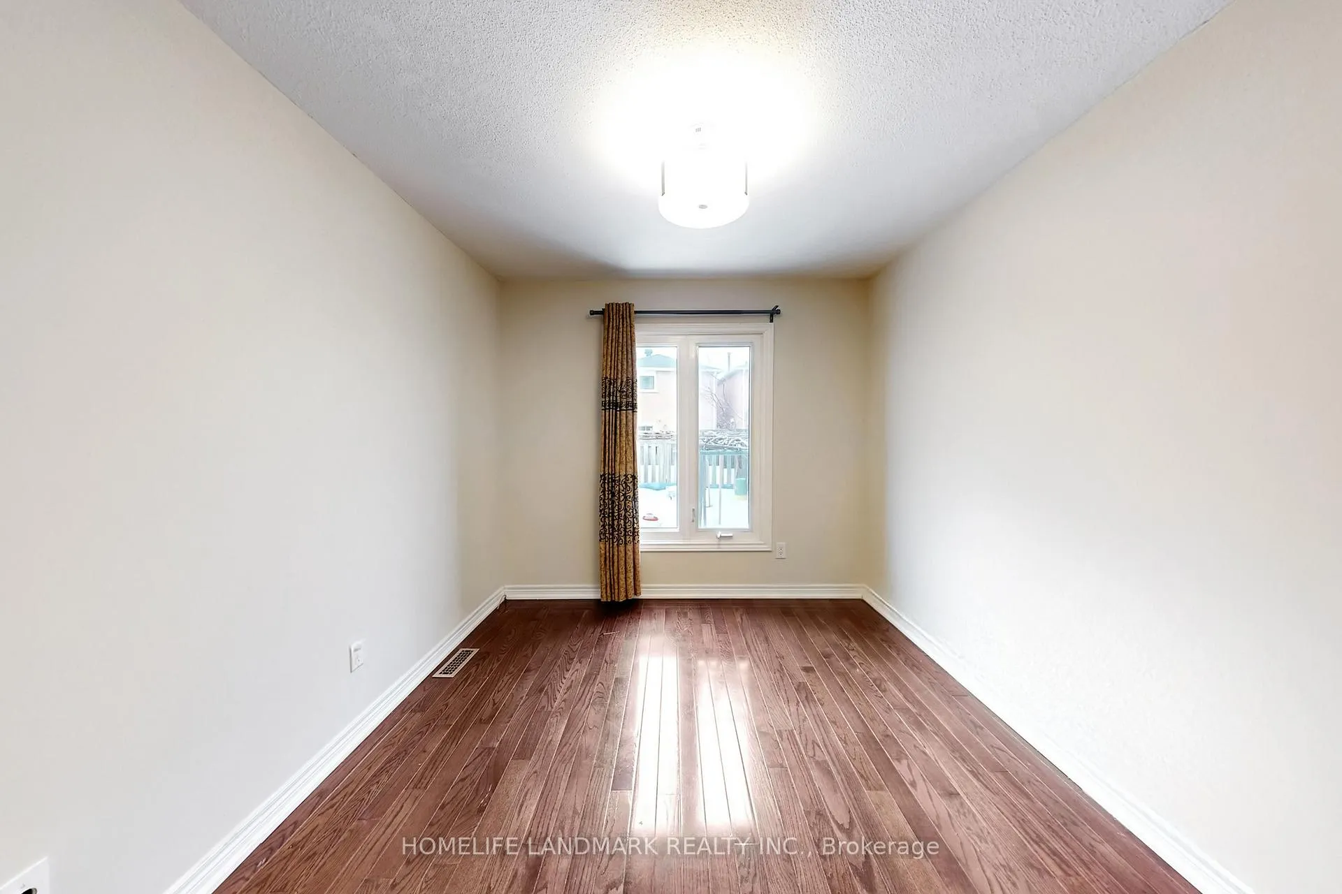 Photo 12 of 108 Miles Farm Road, Markham, Middlefield — HOMEH