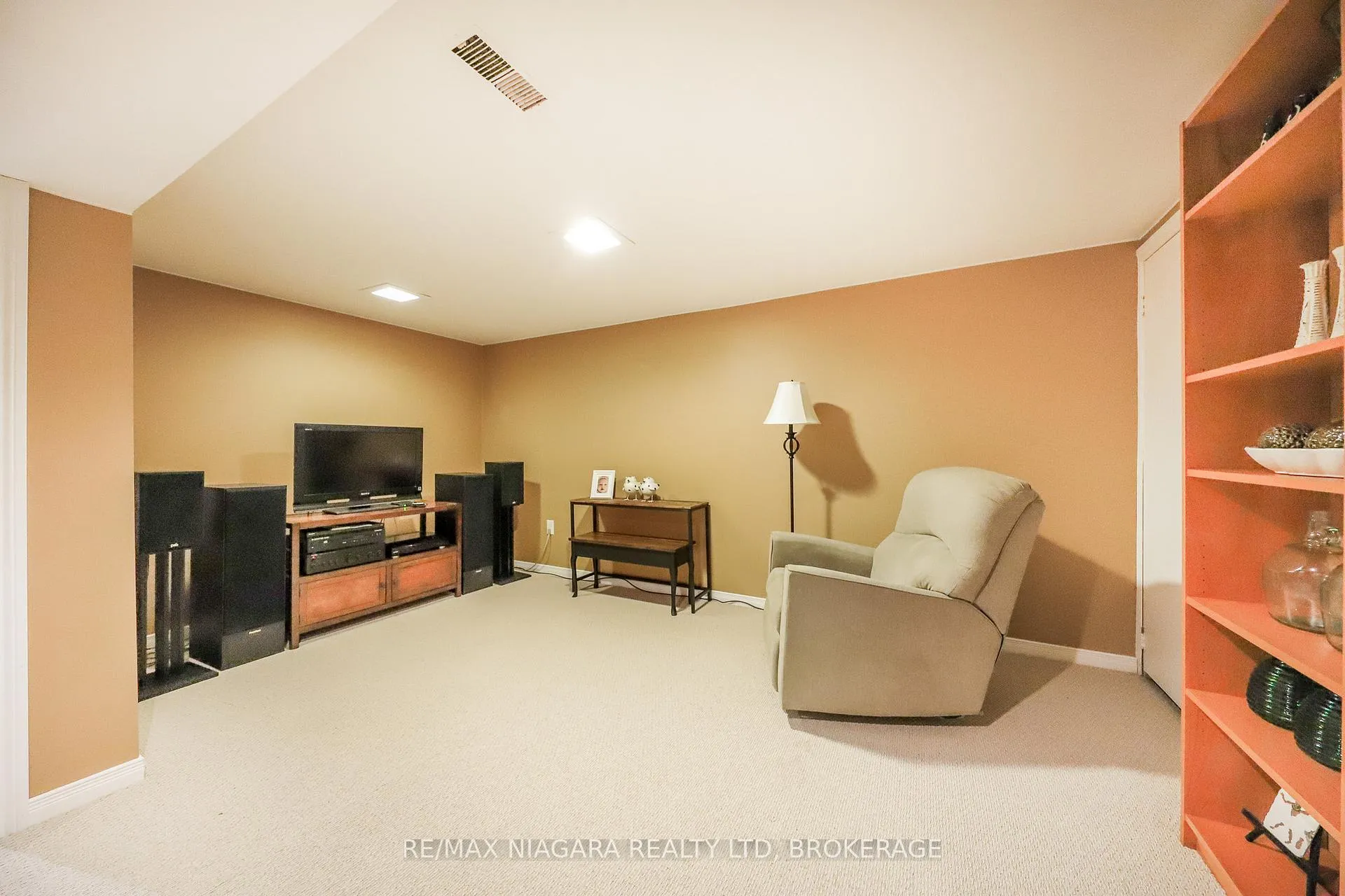 Photo 16 of 42 Seymour Avenue, St. Catharines, Secord Woods — HOMEH