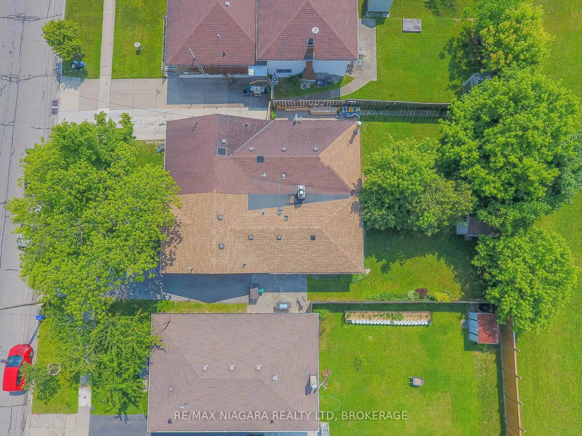Photo 27 of 42 Seymour Avenue, St. Catharines, Secord Woods — HOMEH