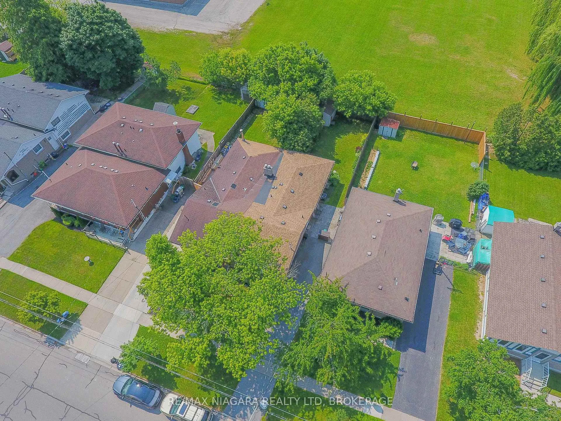 Photo 29 of 42 Seymour Avenue, St. Catharines, Secord Woods — HOMEH