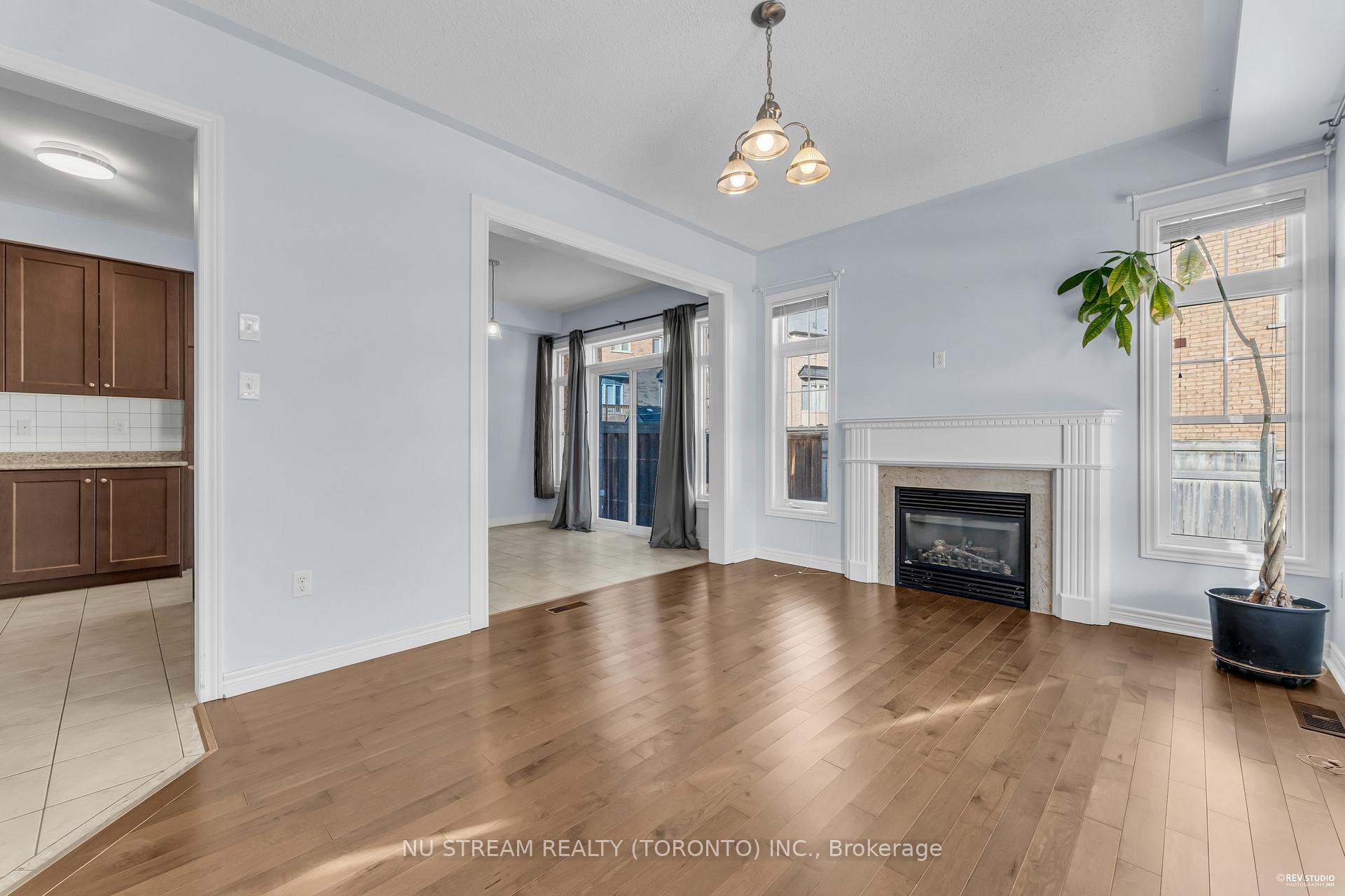 Photo 14 of 99 William Berczy Boulevard, Markham, Berczy — HOMEH