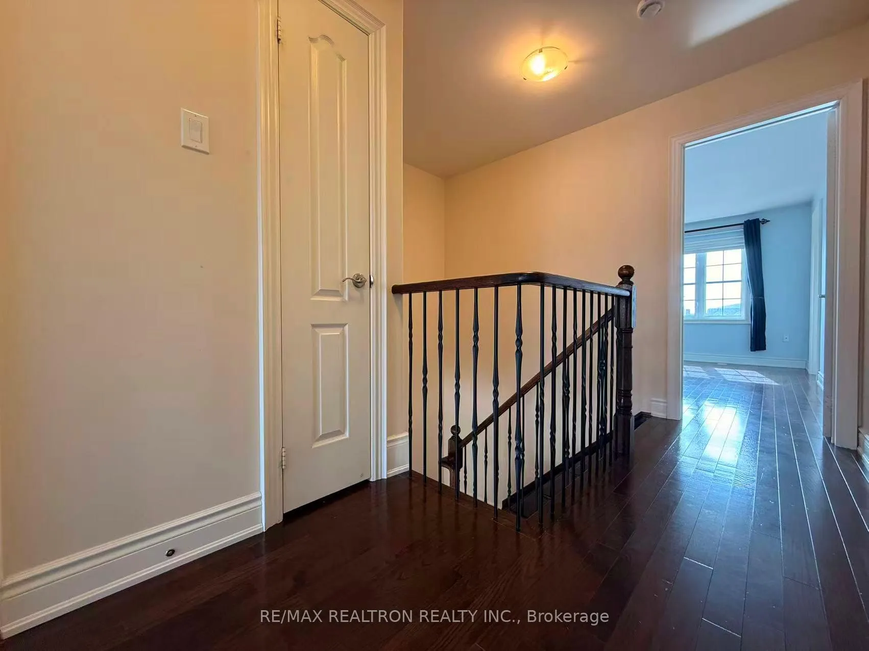 Photo 20 of 19 Golden Spruce Lane, Vaughan, Maple — HOMEH