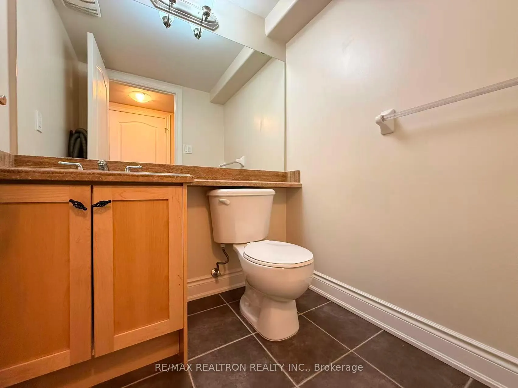 Photo 28 of 19 Golden Spruce Lane, Vaughan, Maple — HOMEH
