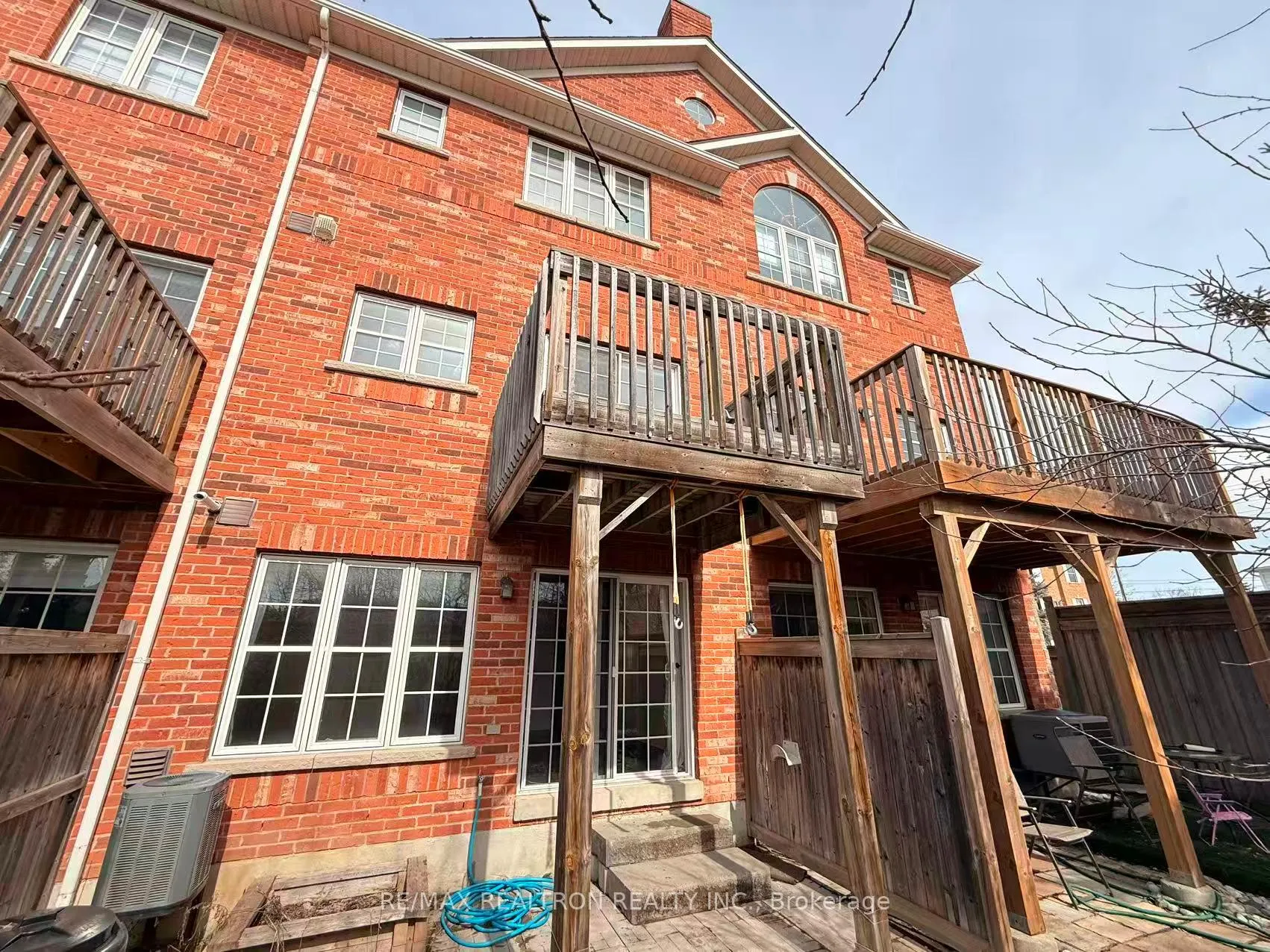 Photo 34 of 19 Golden Spruce Lane, Vaughan, Maple — HOMEH