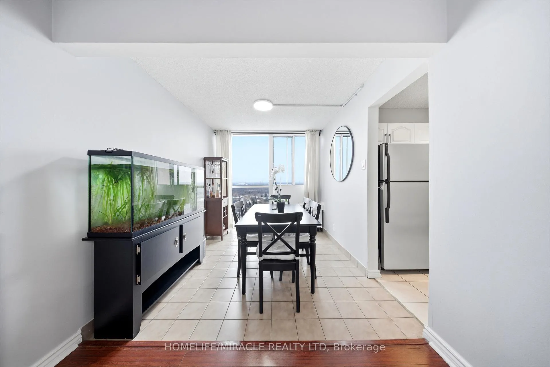 Photo 11 of Unit 1705, 41 Markbrook Lane, Etobicoke, Mount Olive-Silverstone-Jamestown — HOMEH