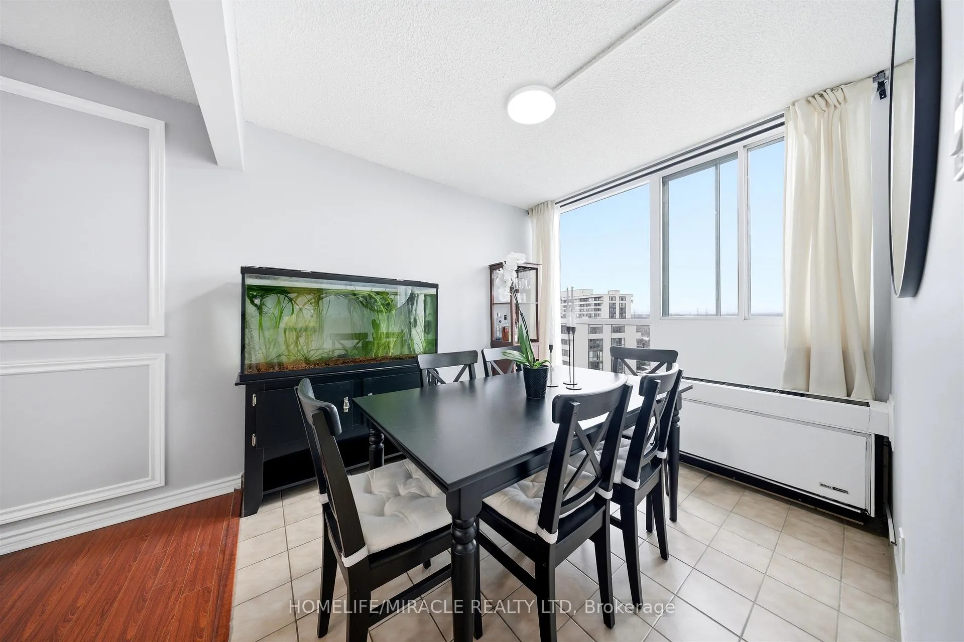 Photo 12 of Unit 1705, 41 Markbrook Lane, Etobicoke, Mount Olive-Silverstone-Jamestown — HOMEH