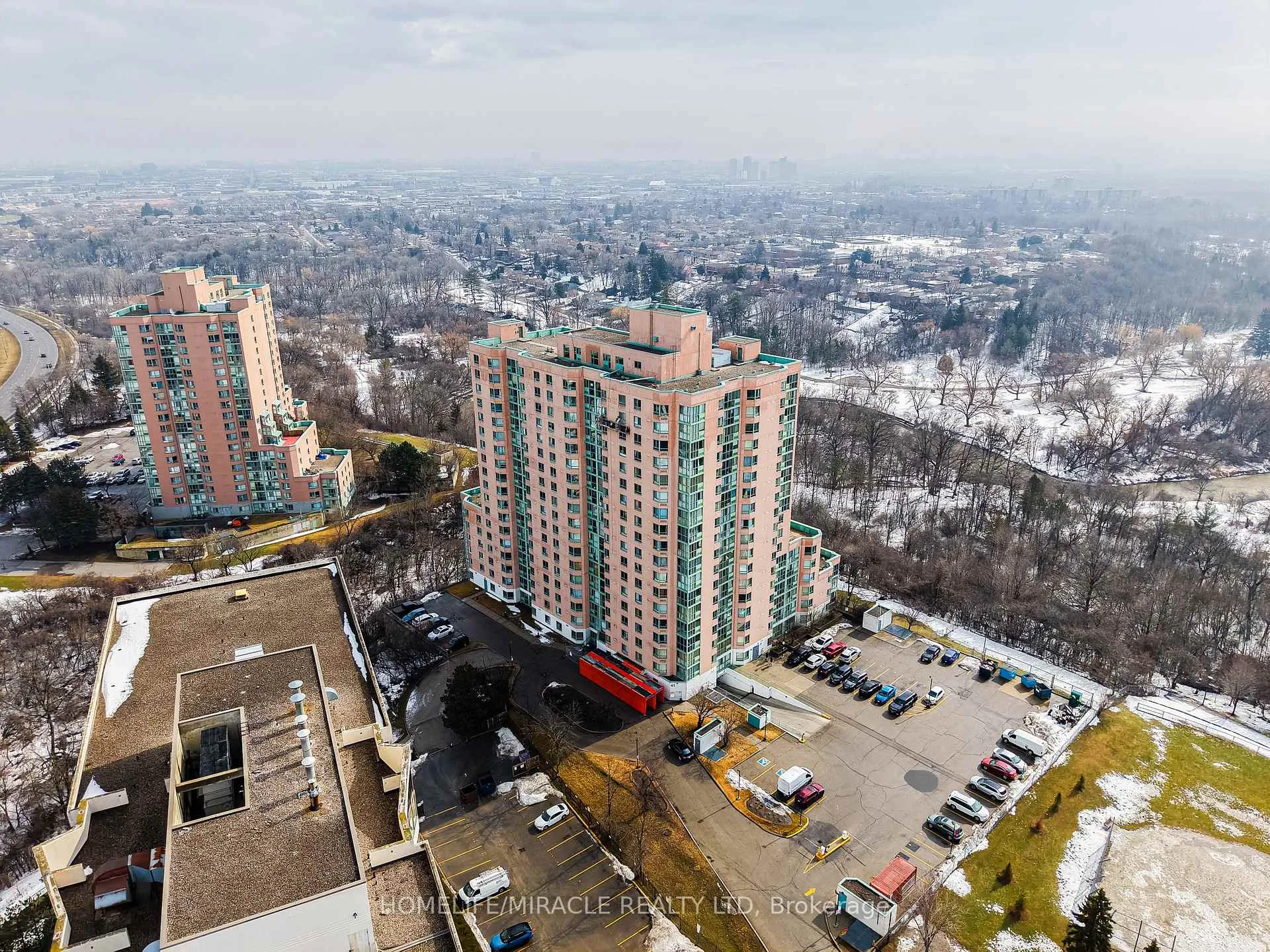 Photo 37 of Unit 1705, 41 Markbrook Lane, Etobicoke, Mount Olive-Silverstone-Jamestown — HOMEH