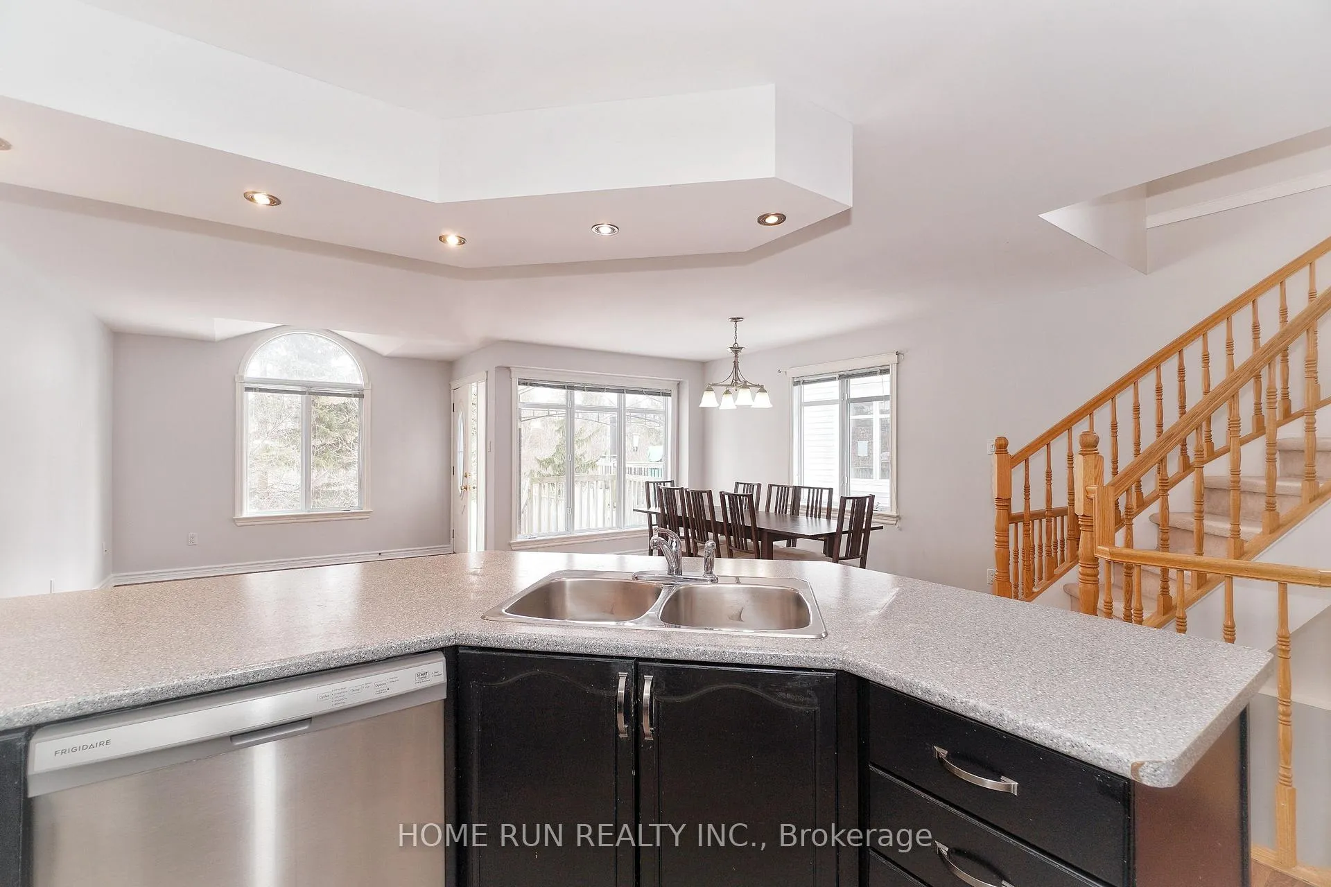 Photo 9 of 129 Hearst Way, Ottawa, Kanata - Katimavik — HOMEH