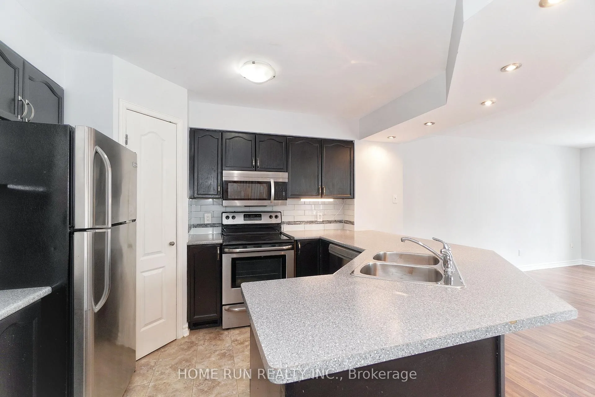 Photo 11 of 129 Hearst Way, Ottawa, Kanata - Katimavik — HOMEH