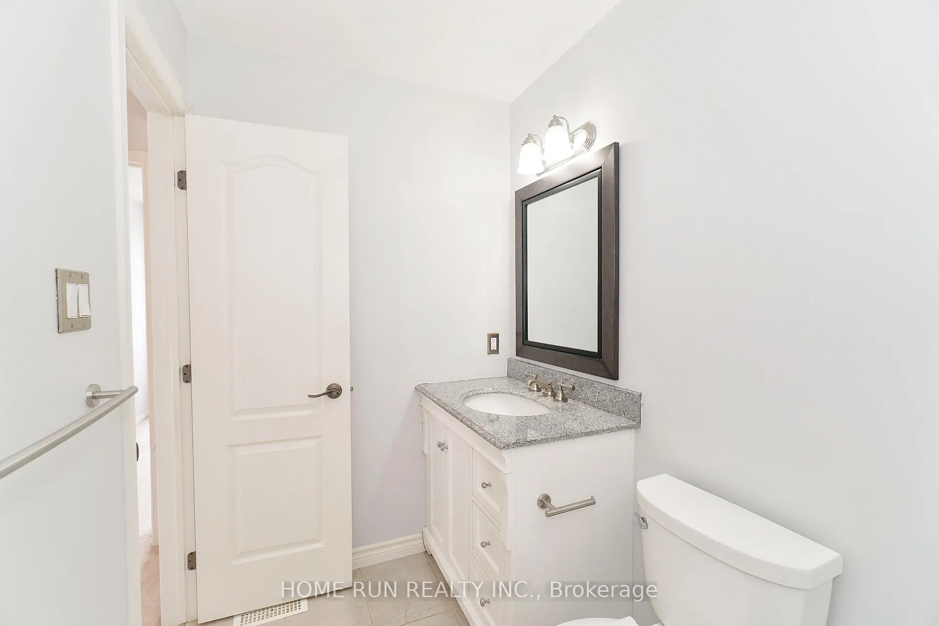 Photo 29 of 129 Hearst Way, Ottawa, Kanata - Katimavik — HOMEH