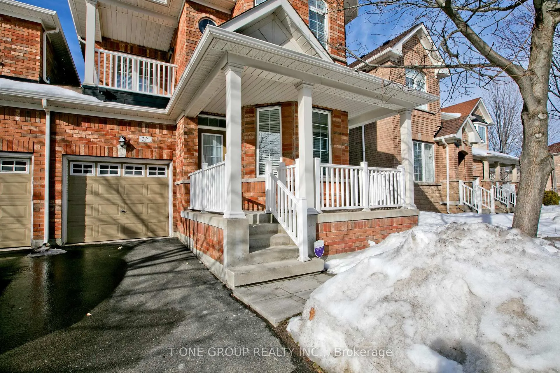 Photo 2 of 32 Alexander Lawrie Avenue, Markham, Wismer — HOMEH