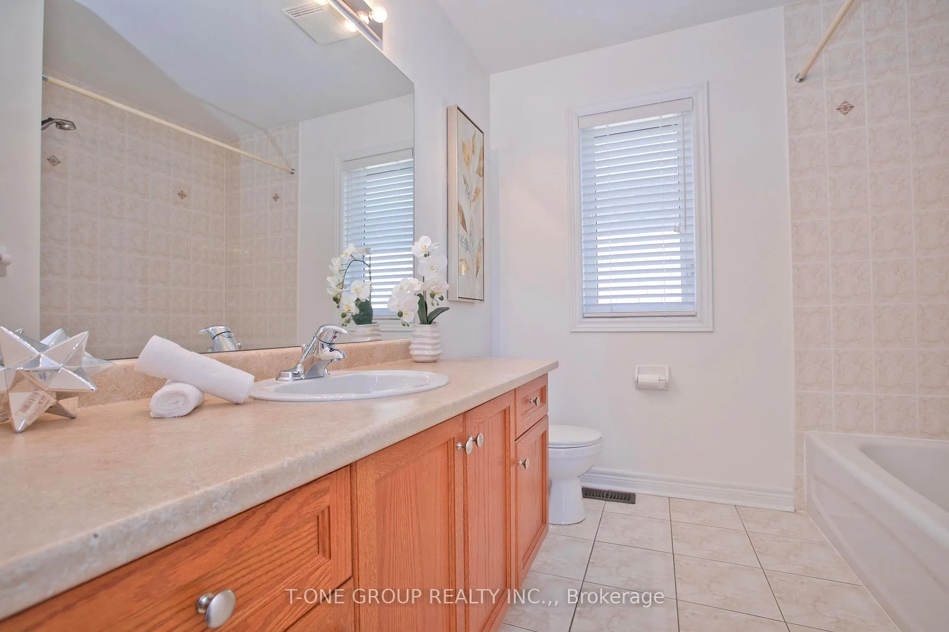 Photo 17 of 32 Alexander Lawrie Avenue, Markham, Wismer — HOMEH