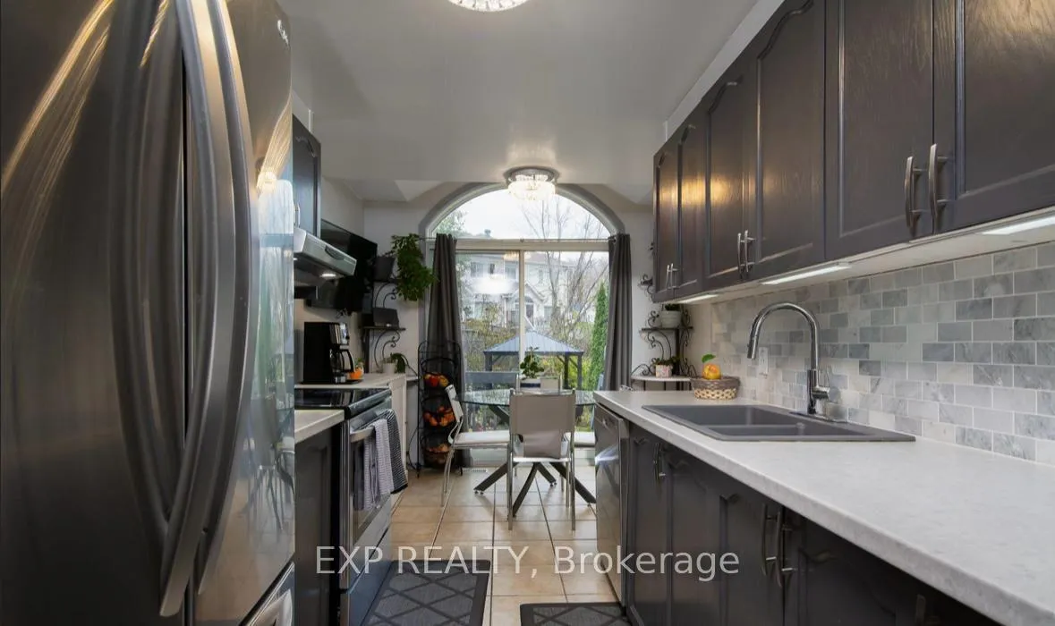 Photo 2 of 61 Flowertree Crescent, Ottawa, Kanata - Emerald Meadows/Trailwest — HOMEH