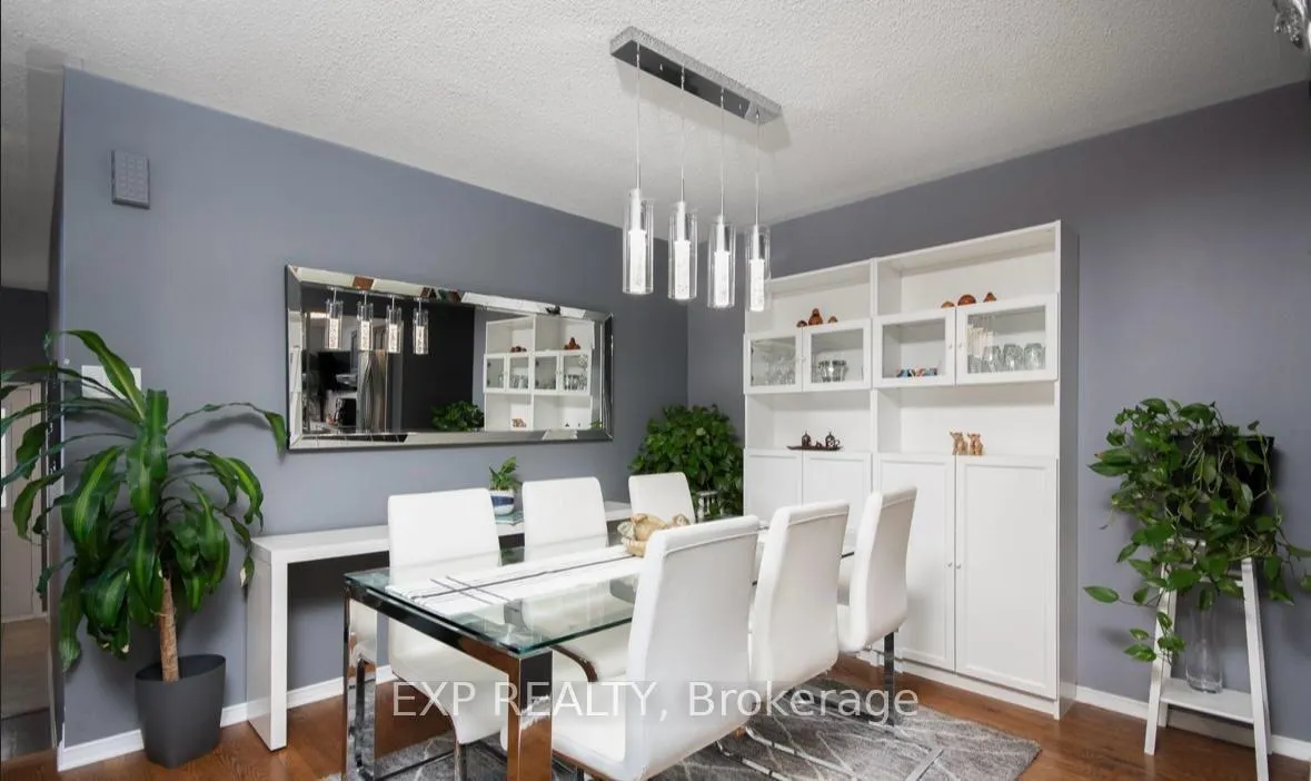 Photo 8 of 61 Flowertree Crescent, Ottawa, Kanata - Emerald Meadows/Trailwest — HOMEH