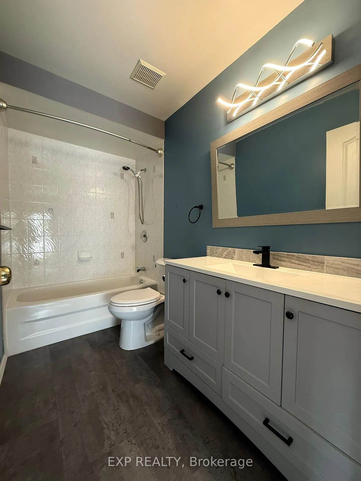 Photo 15 of 61 Flowertree Crescent, Ottawa, Kanata - Emerald Meadows/Trailwest — HOMEH